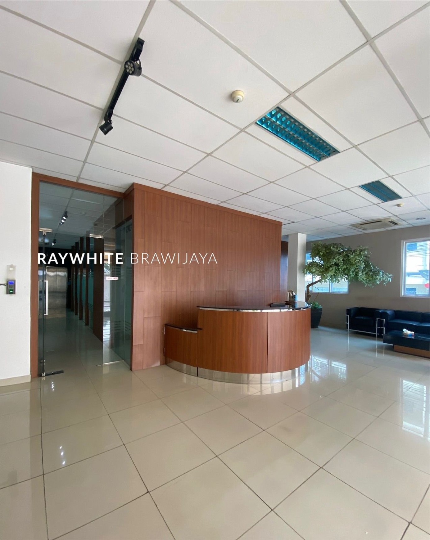 Gedung Buncit Raya Komersial Lokasi Strategis