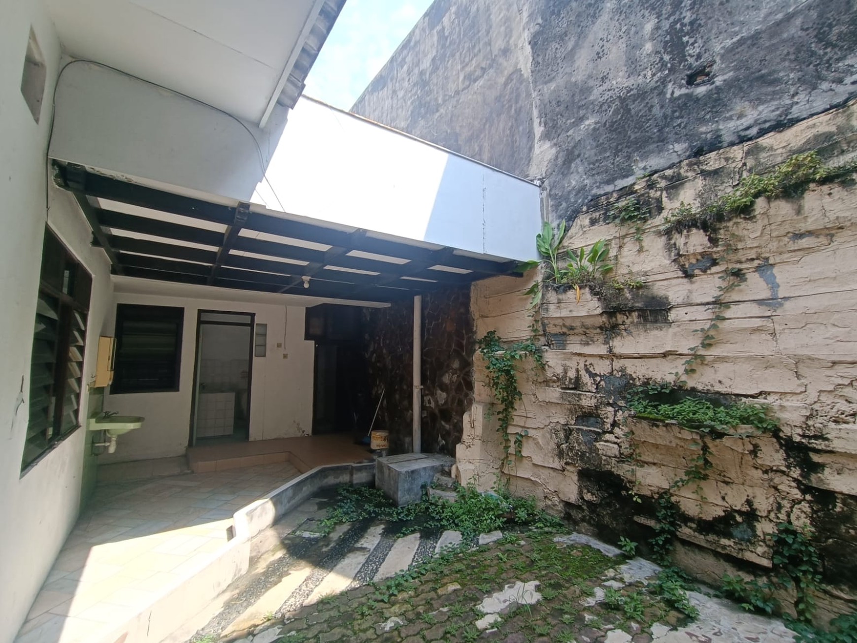 Dijual Rumah di Baruk Utara Surabaya; Hitung Tanah Lingkungan Nyaman