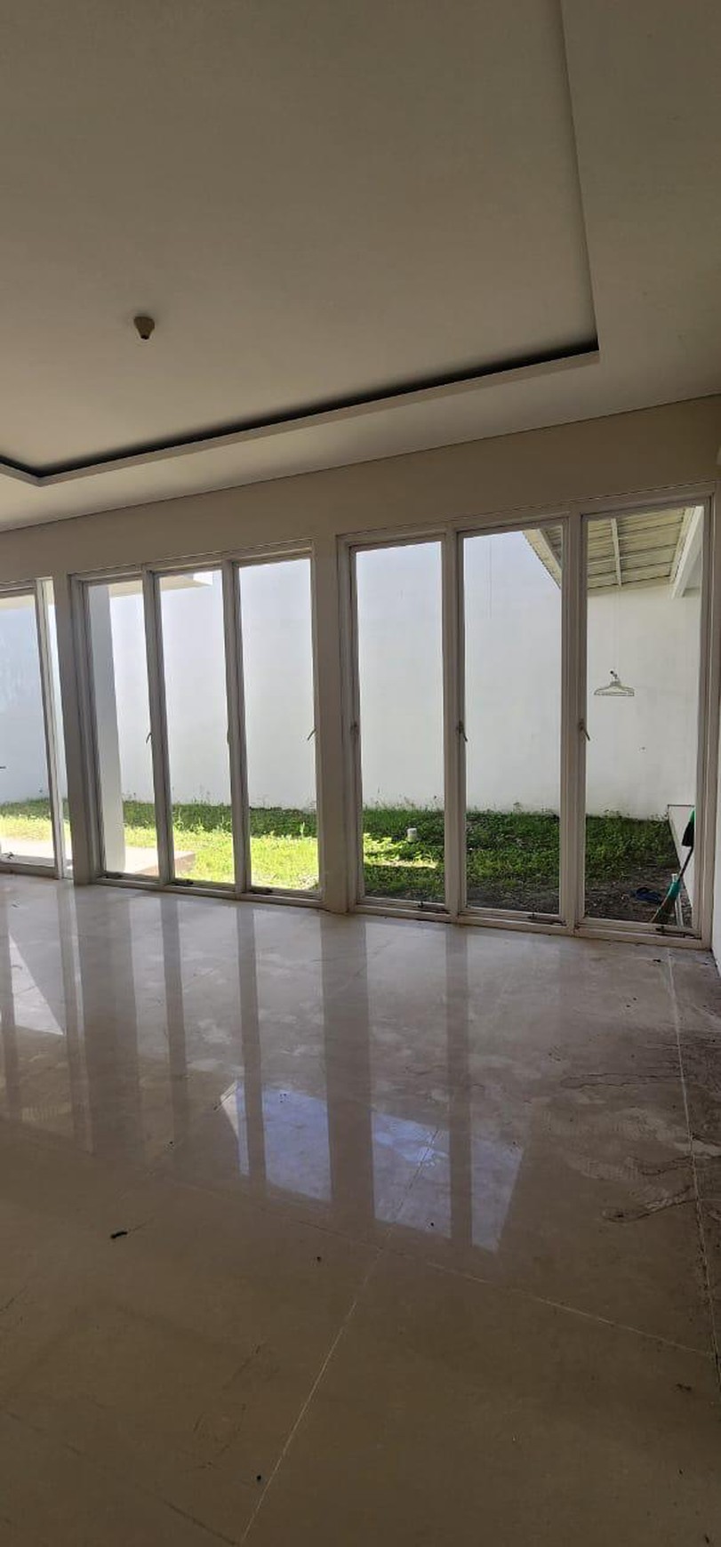 Dijual Rumah Royal Residence Richmond - Modern 2 Lantai Dekat Citraland, Dian Istana, Graha Family, Pakuwon Indah , Supermall, Ptc, Pakuwon Mall