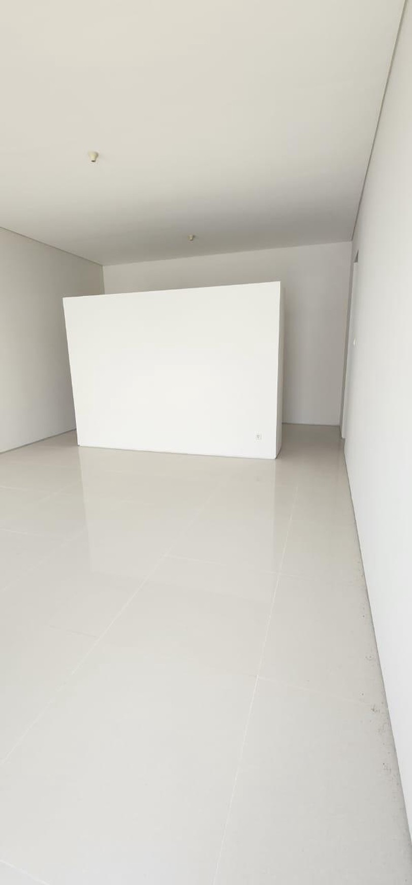 Dijual Rumah Royal Residence Richmond - Modern 2 Lantai Dekat Citraland, Dian Istana, Graha Family, Pakuwon Indah , Supermall, Ptc, Pakuwon Mall