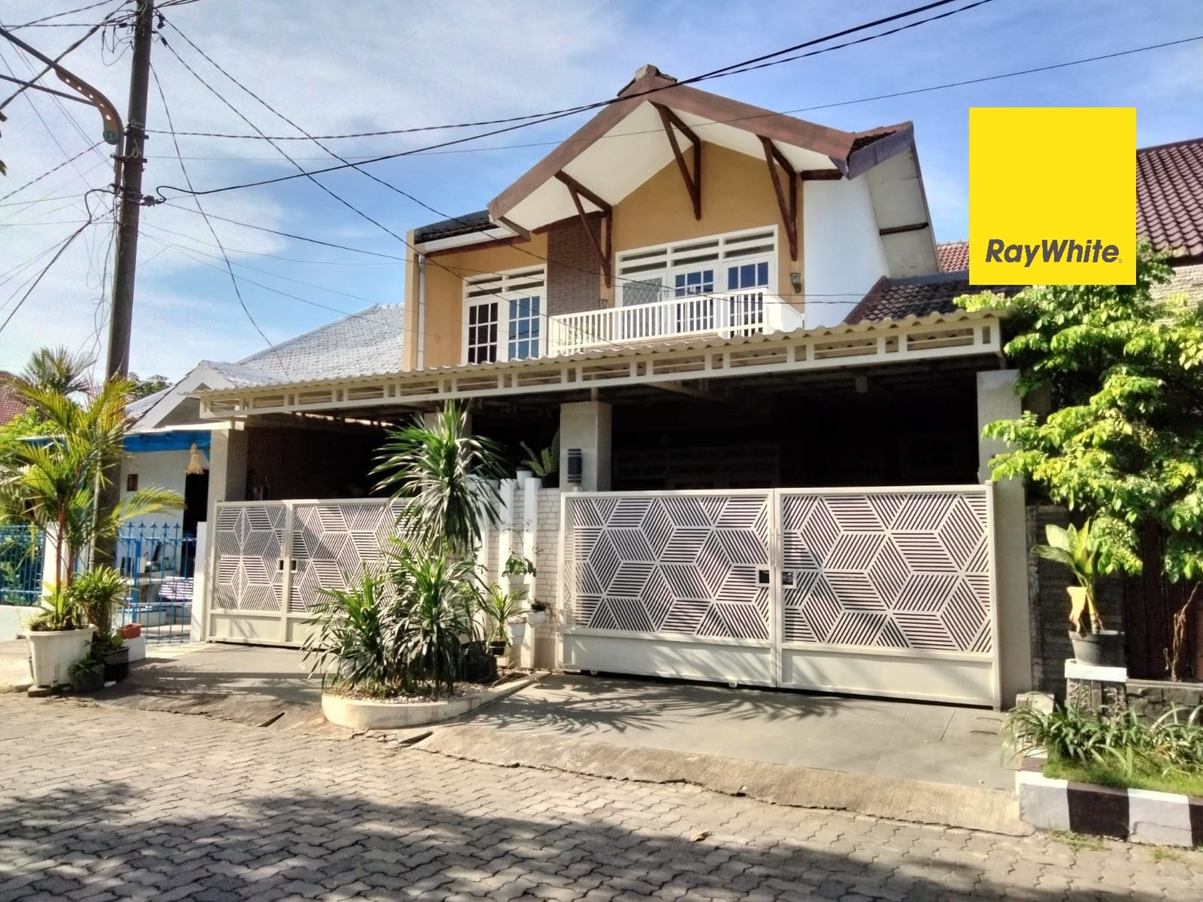 Dijual Rumah 2 lantai di Ketintang Permai Surabaya