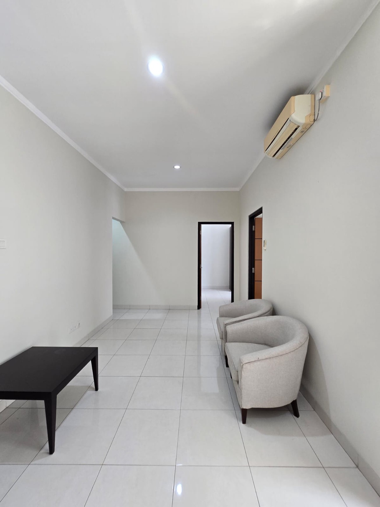 Dijual Cepat Rumah dalam cluster ,lingkungan bersih di Bintaro Jaya 9