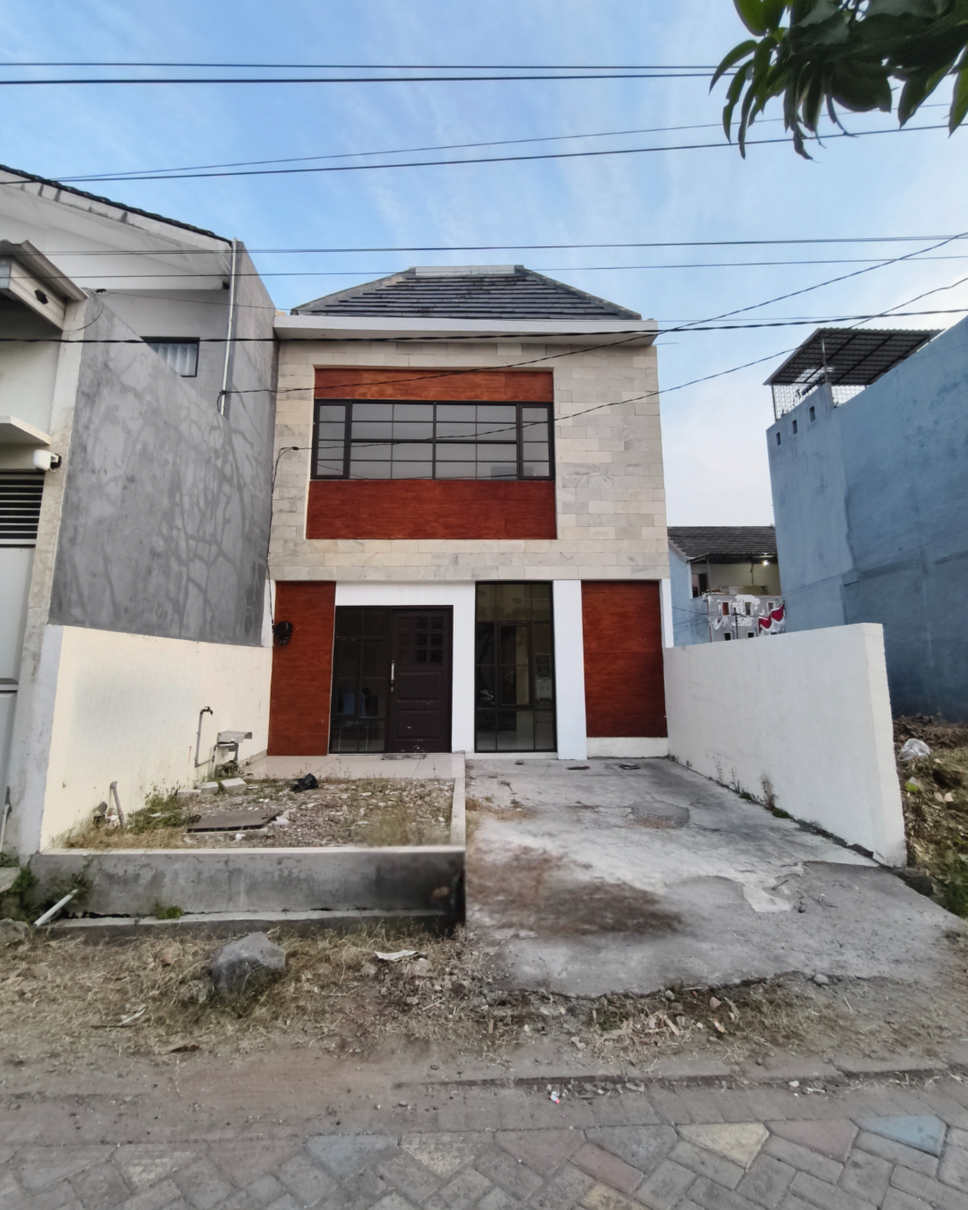 Rumah 2 Lantai Lebih Luas Lebih Nyaman - di Surabaya Utara hanya 1 M