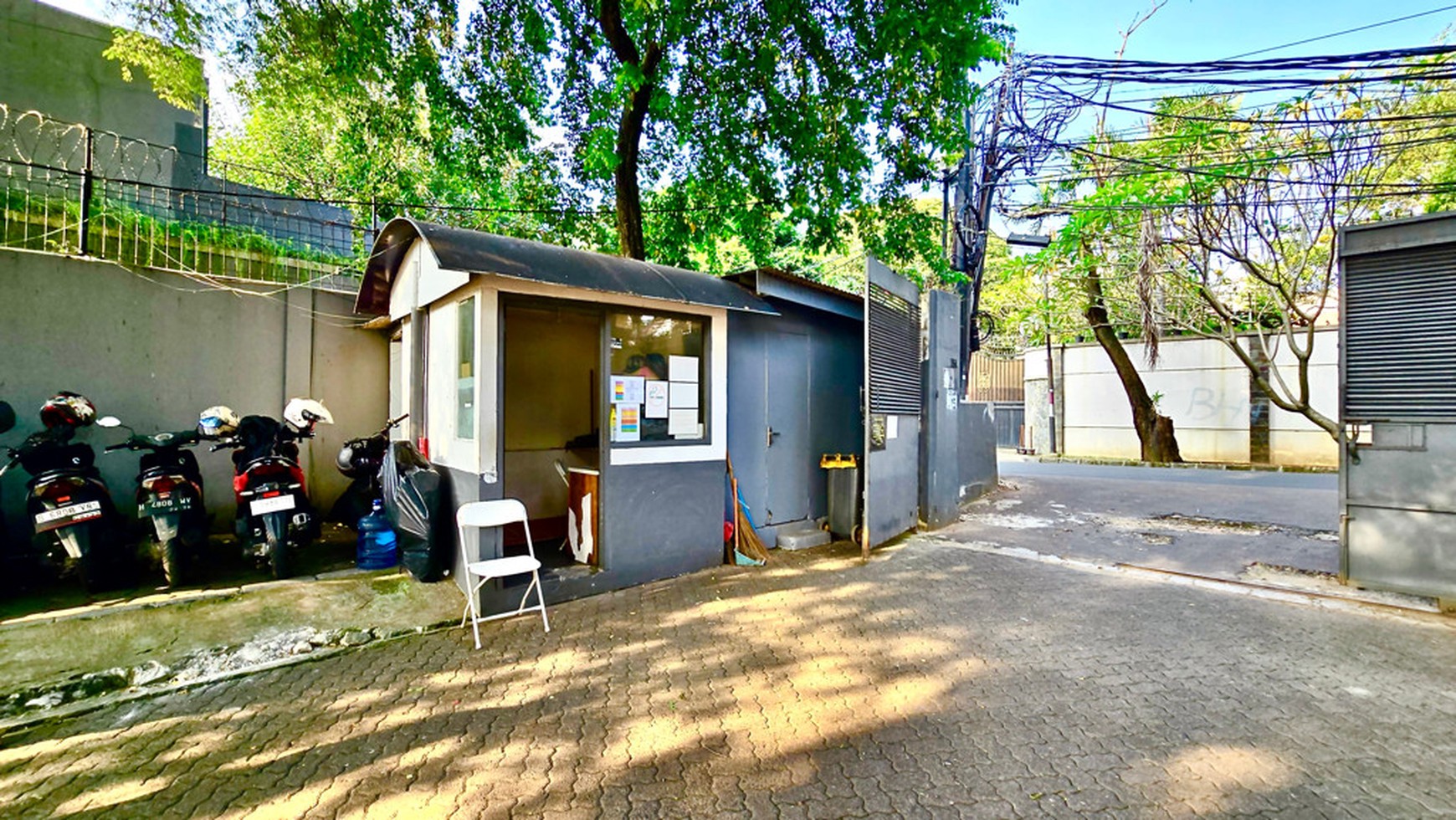 HUNIAN STRATEGIS DI JALAN PEJATEN BARAT RAYA, LOKASI PRIME, COMMERCIAL