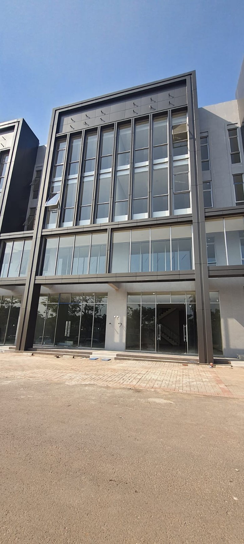 Terdepan Ruko Mewah 4 Lantai "DEVANT Business Loft Kota Wisata Cibubur"