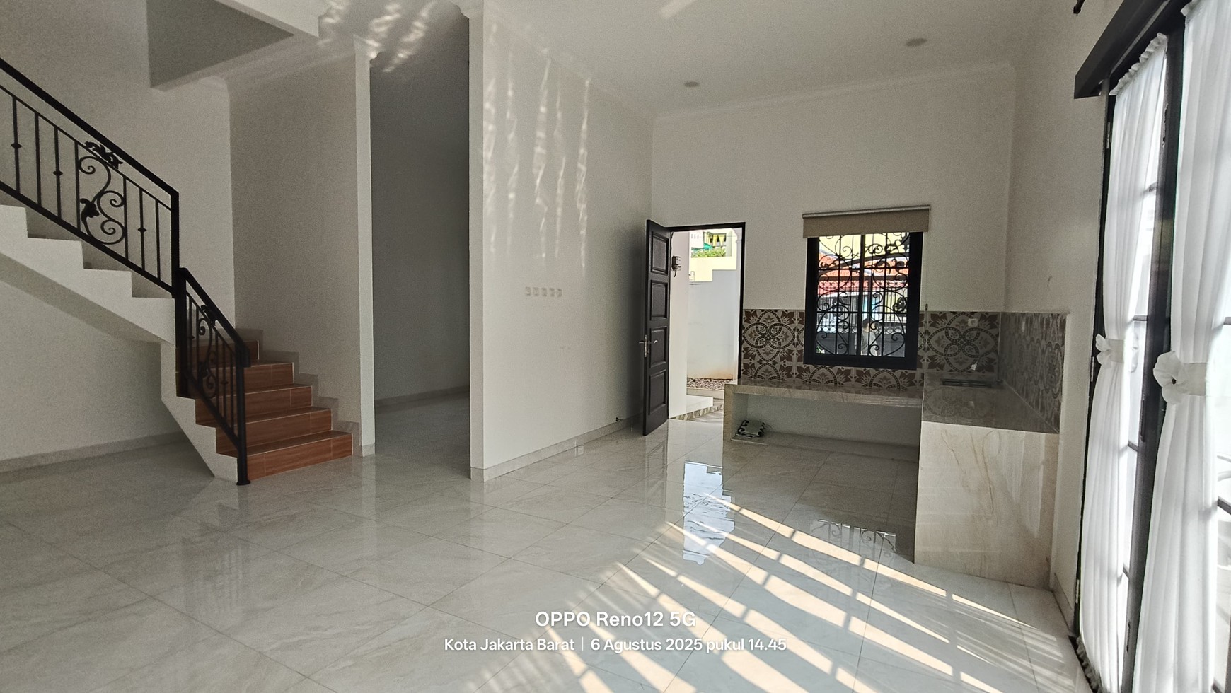 Rumah Bagus Di Kav Hankam, Jl Masjid As Salam Joglo Jakarta Barat