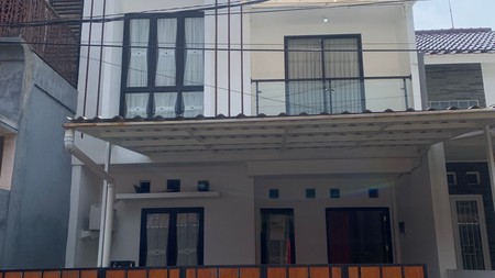 Rumah Bagus Di Perum Nuansa Betawi Cinere Depok Jawa Barat