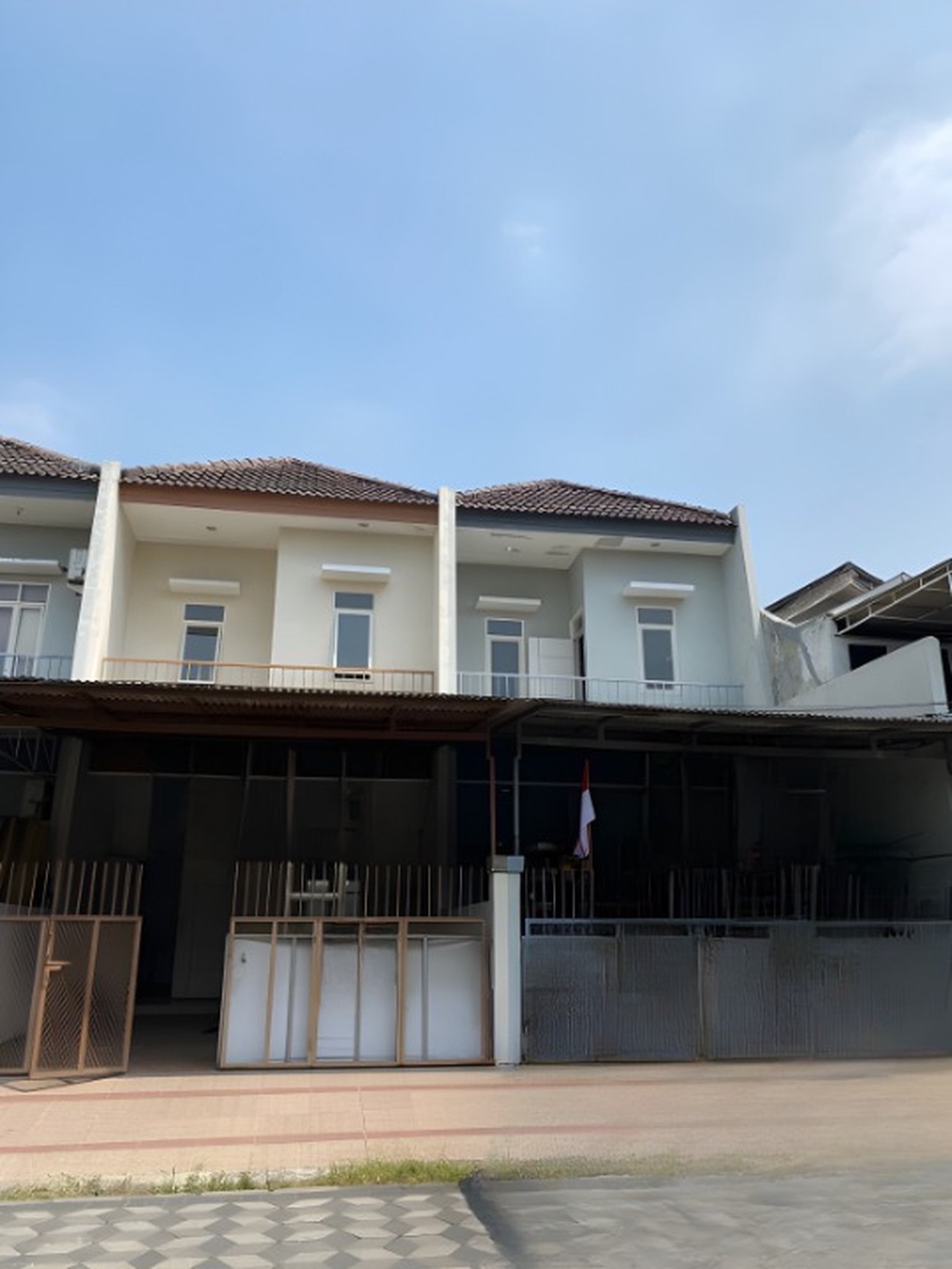 Dijual Rumah Kembar Raya Kutisari Indah, Cocok Untuk Usaha