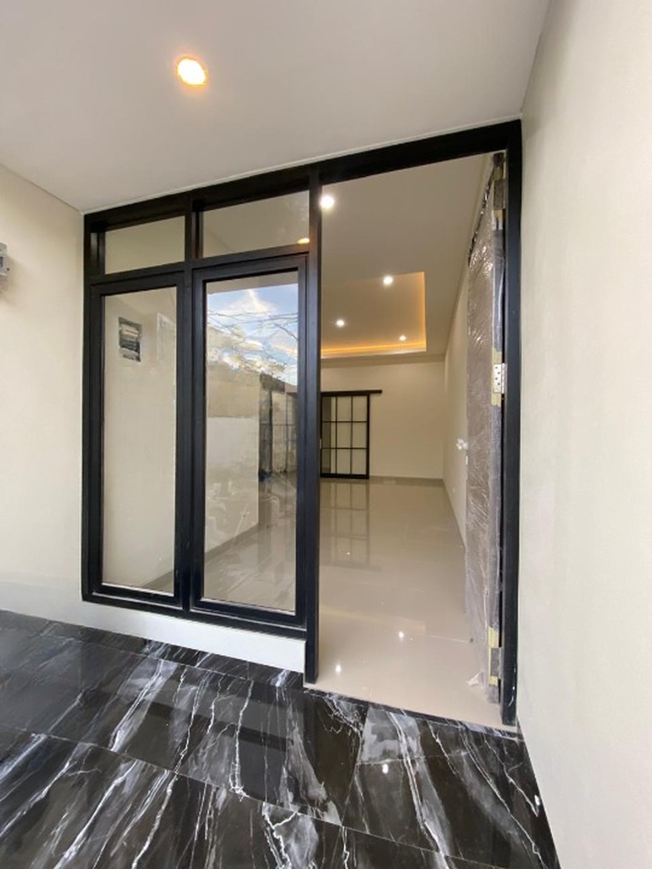Dijual Rumah Baru Minimalis Modern di Rungkut Mapan Tengah