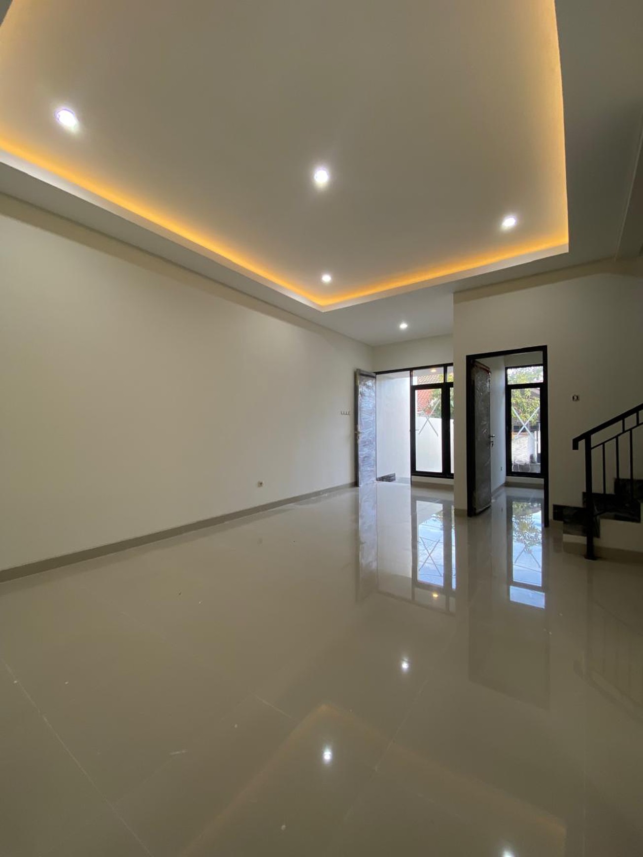 Dijual Rumah Baru Minimalis Modern di Rungkut Mapan Tengah