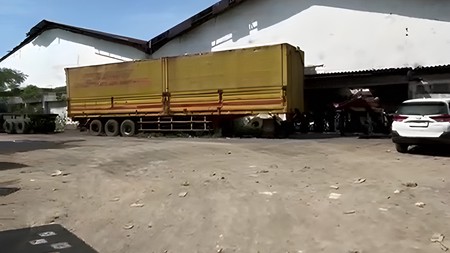 Dijual Gudang Luas & Strategis di Raya Margomulyo 