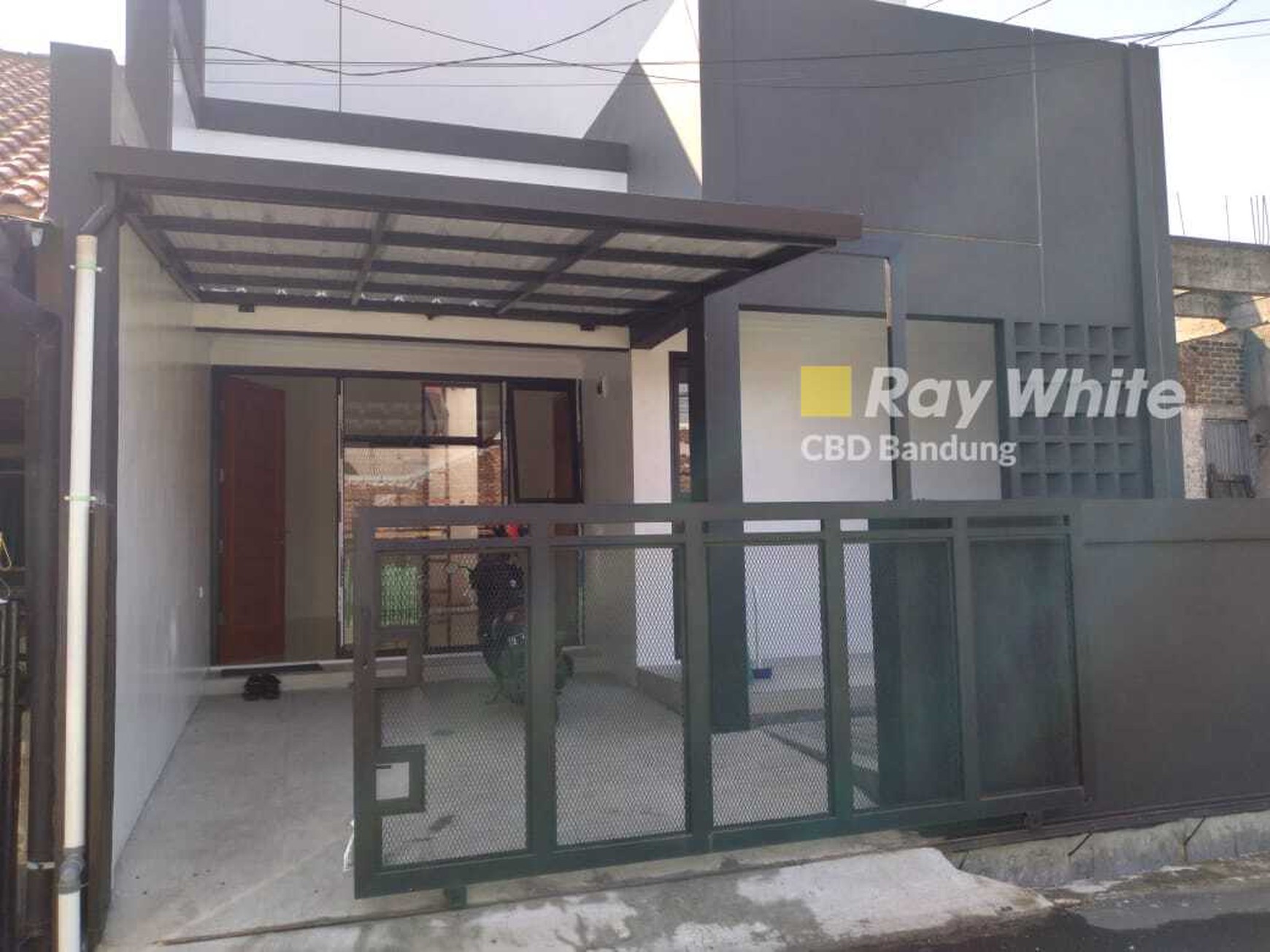 Rumah Nyaman di Komplek Margahayu Raya, Ciwastra - Bandung
