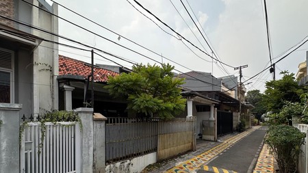 Rumah Meranti, Bungur Senen