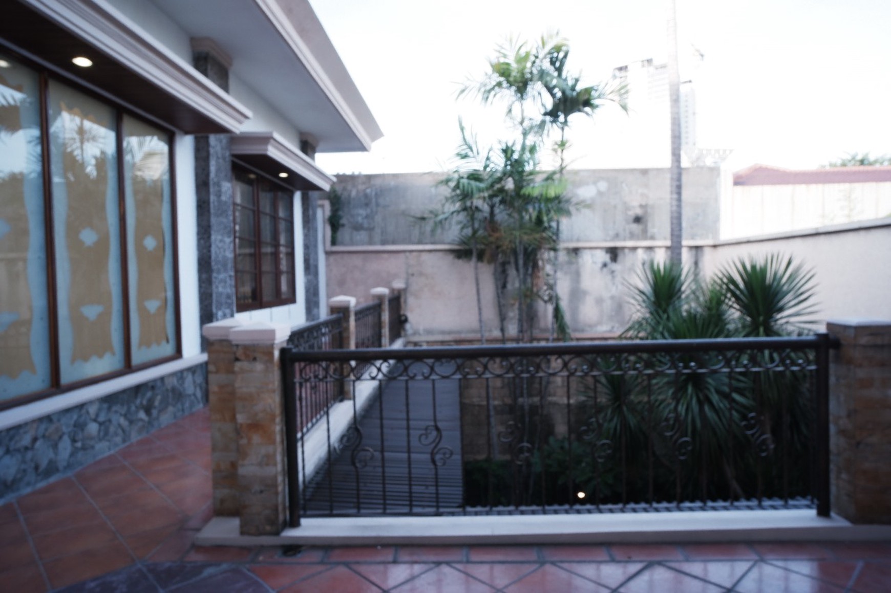 Dijual Rumah Mewah di Margorejo Indah Surabaya