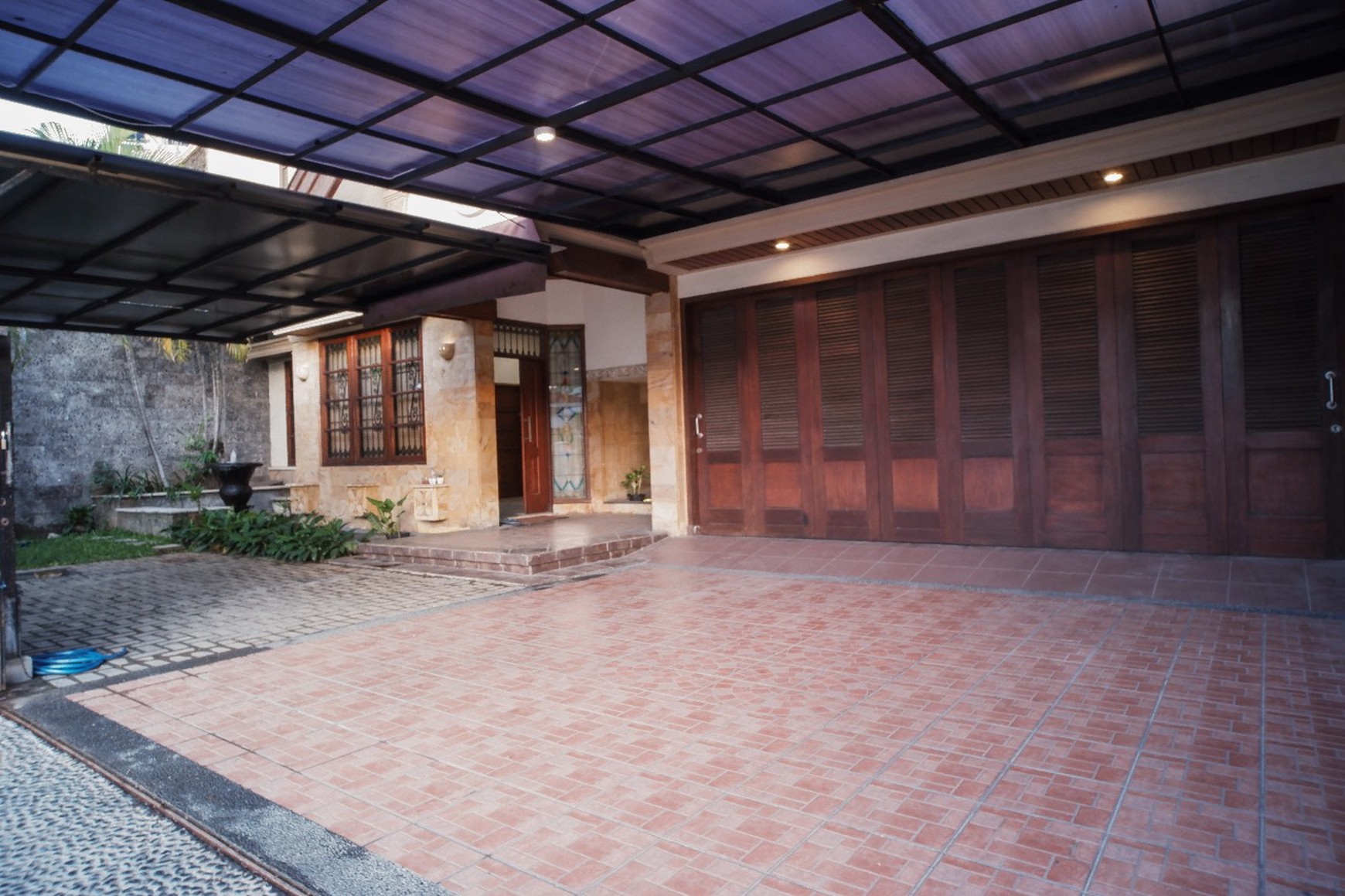 Dijual Rumah Mewah di Margorejo Indah Surabaya