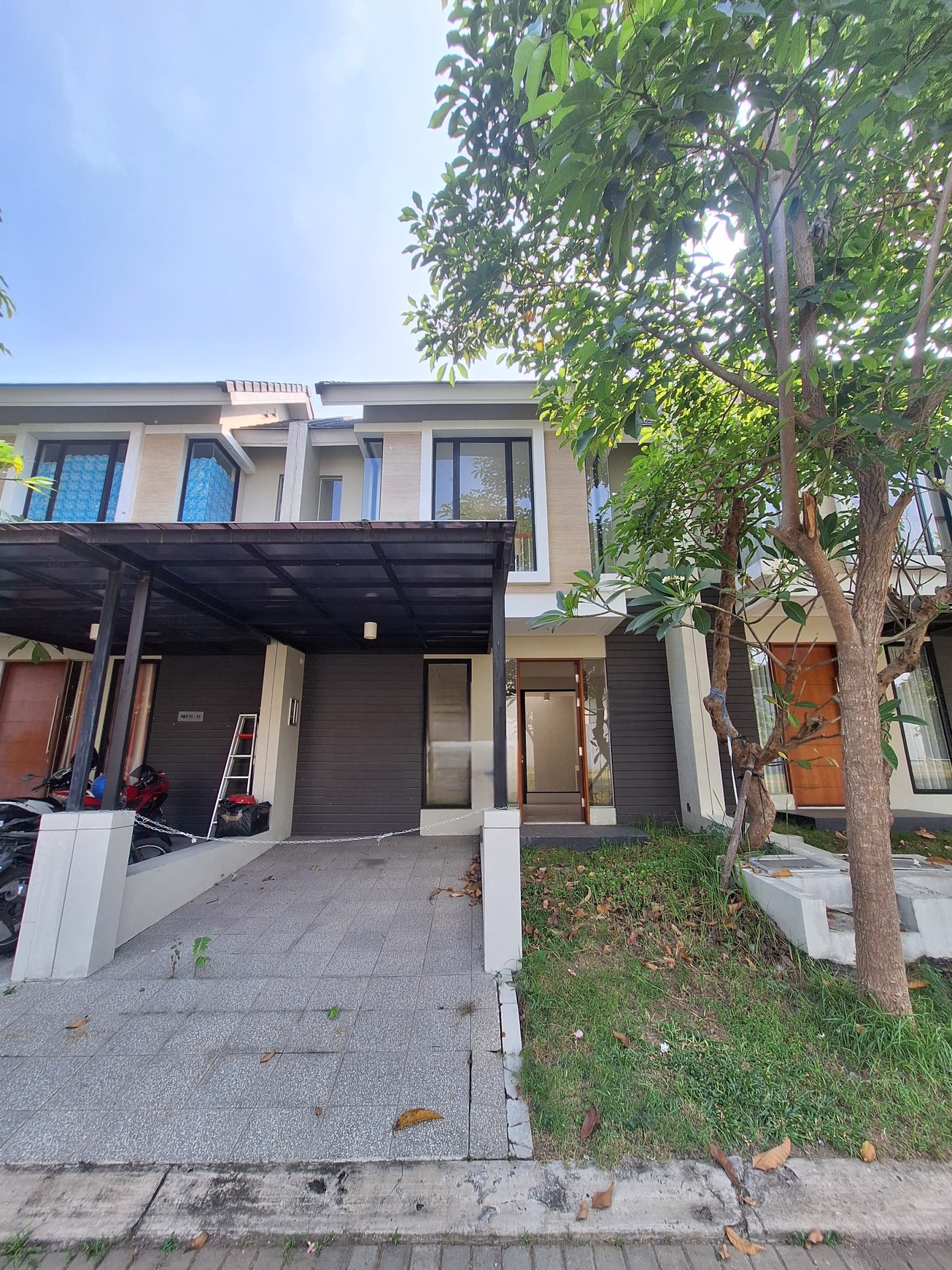 Dijual Rumah 1M an Northwest Lake Citraland Surabaya