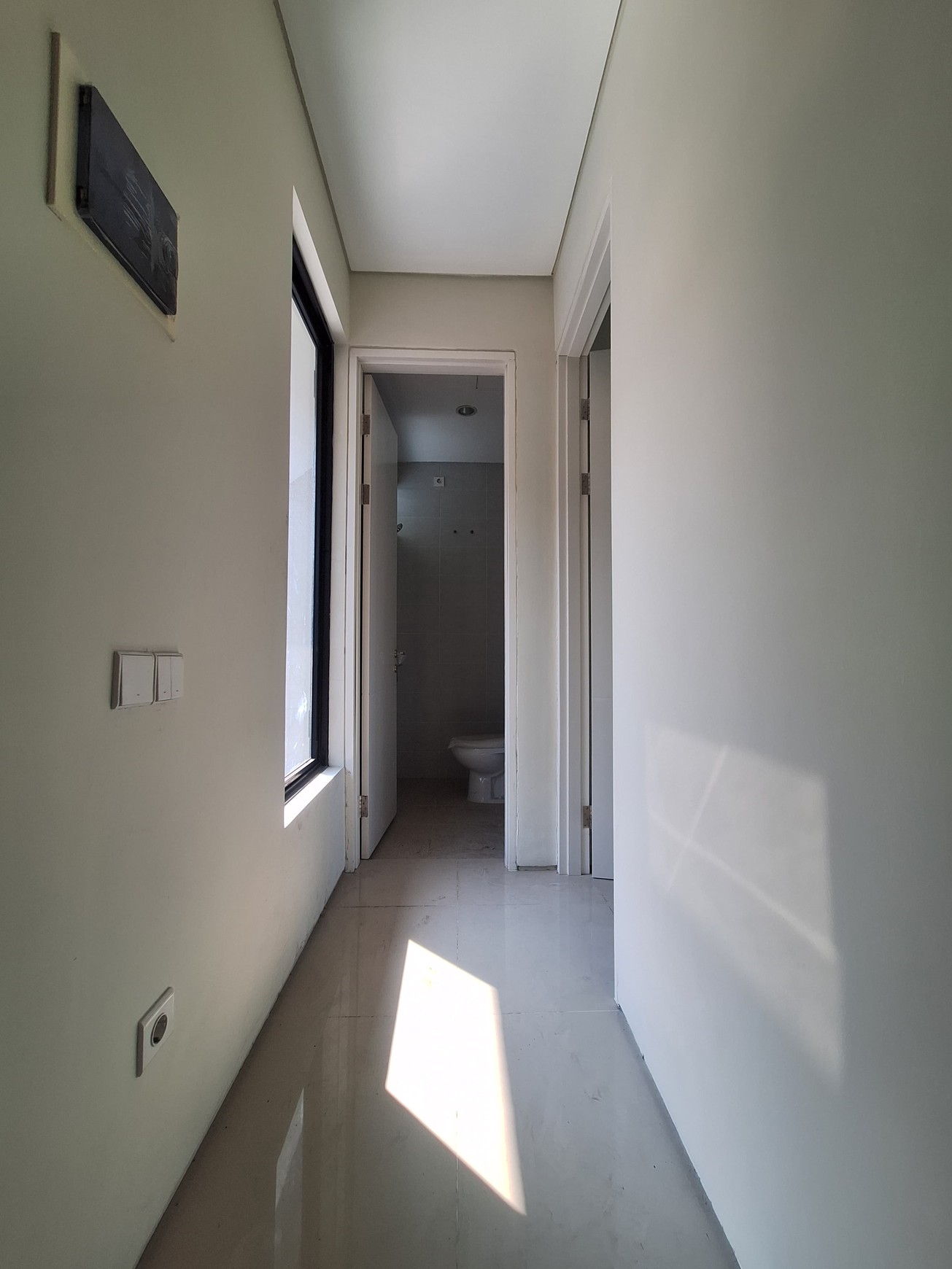 Dijual Rumah 1M an Northwest Lake Citraland Surabaya