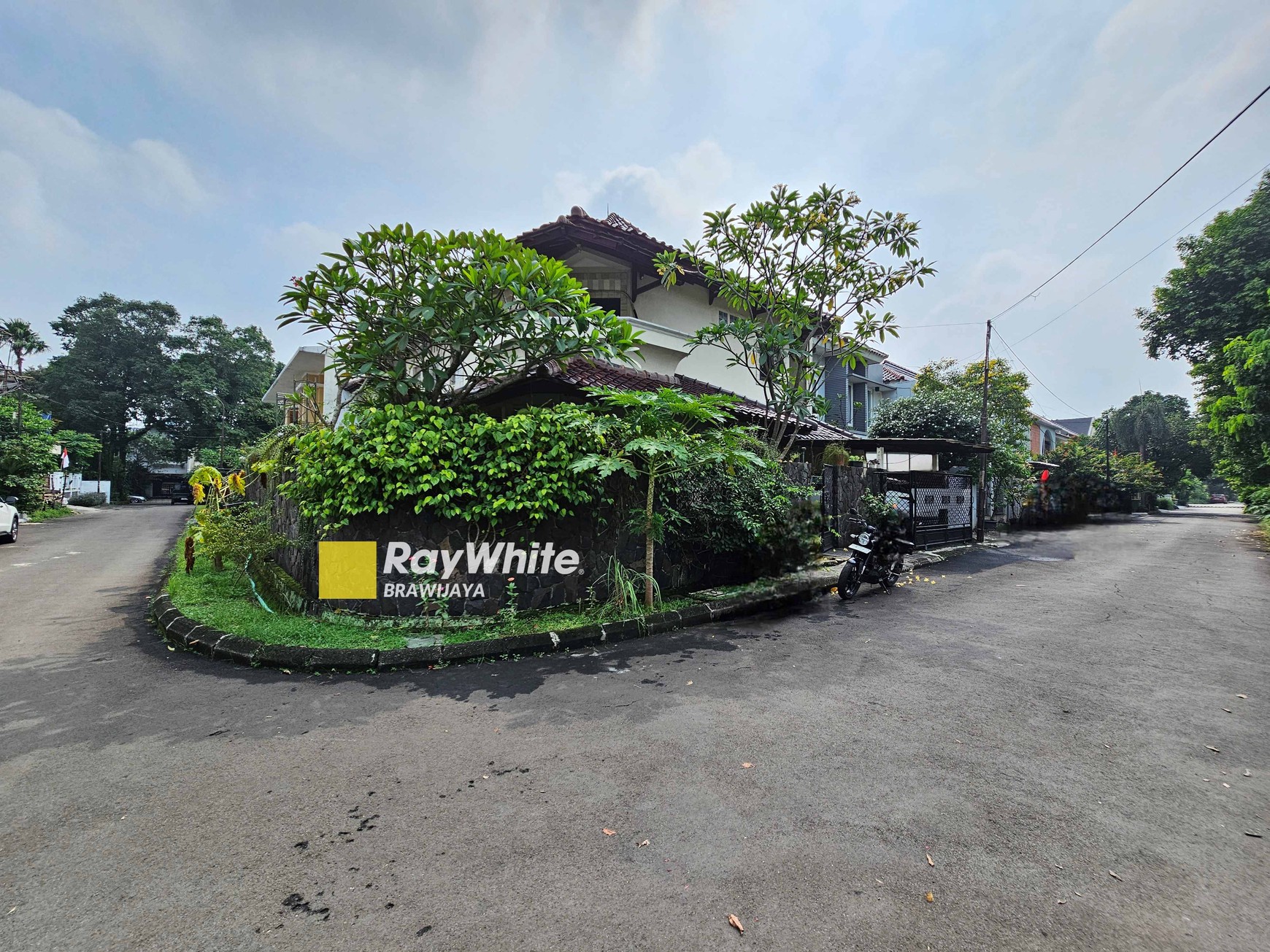 Rum,ah di Kompleks Vila Delima, Lebak Bulus, Jaksel, Di hook, view Taman