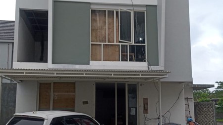 Dijual Rumah New Tiga Lantai Royal Residence Wiyung Surabaya