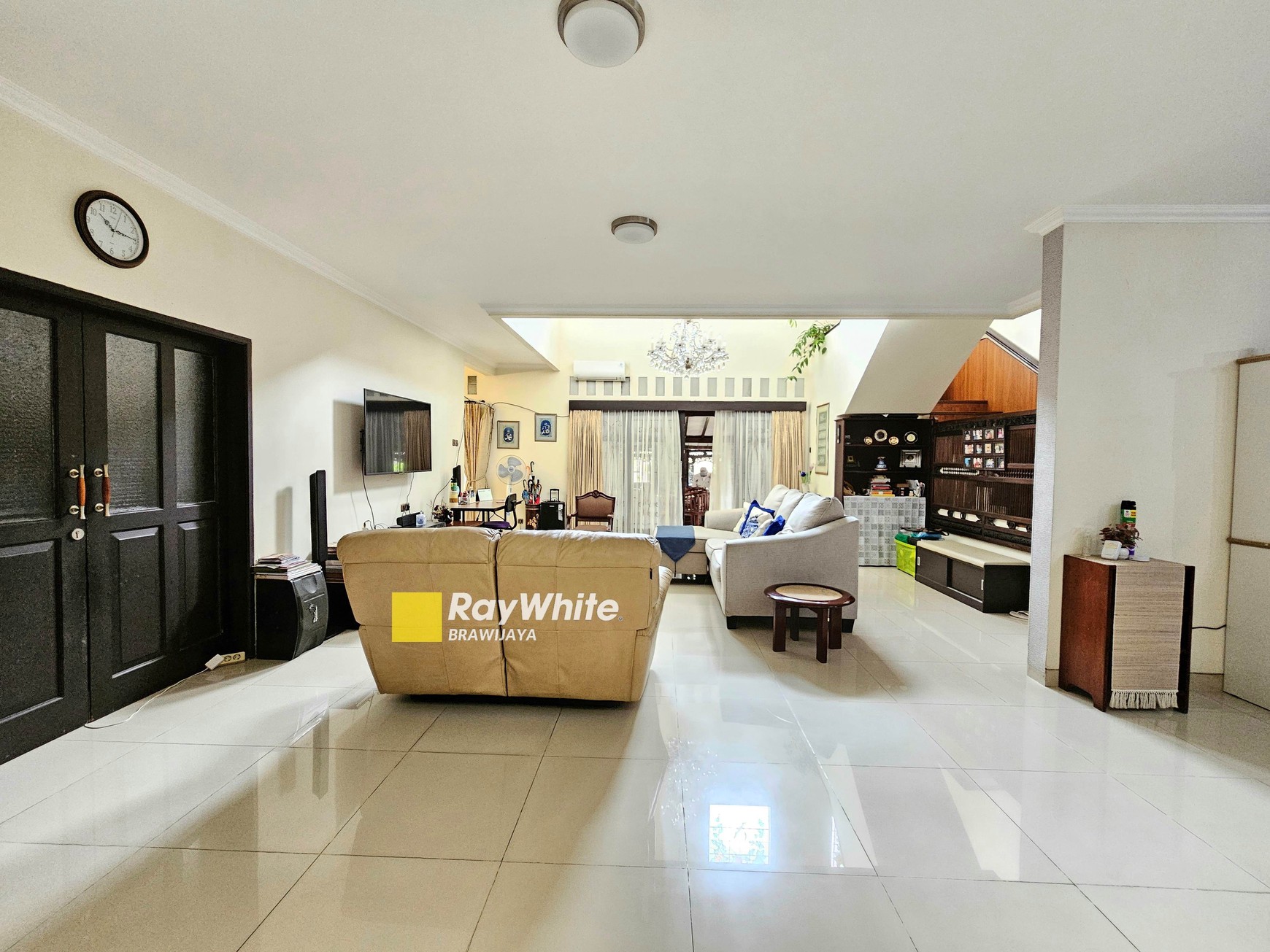 Rumah di Kompleks Vila Delima, Lebak Bulus, di hook, view taman 
