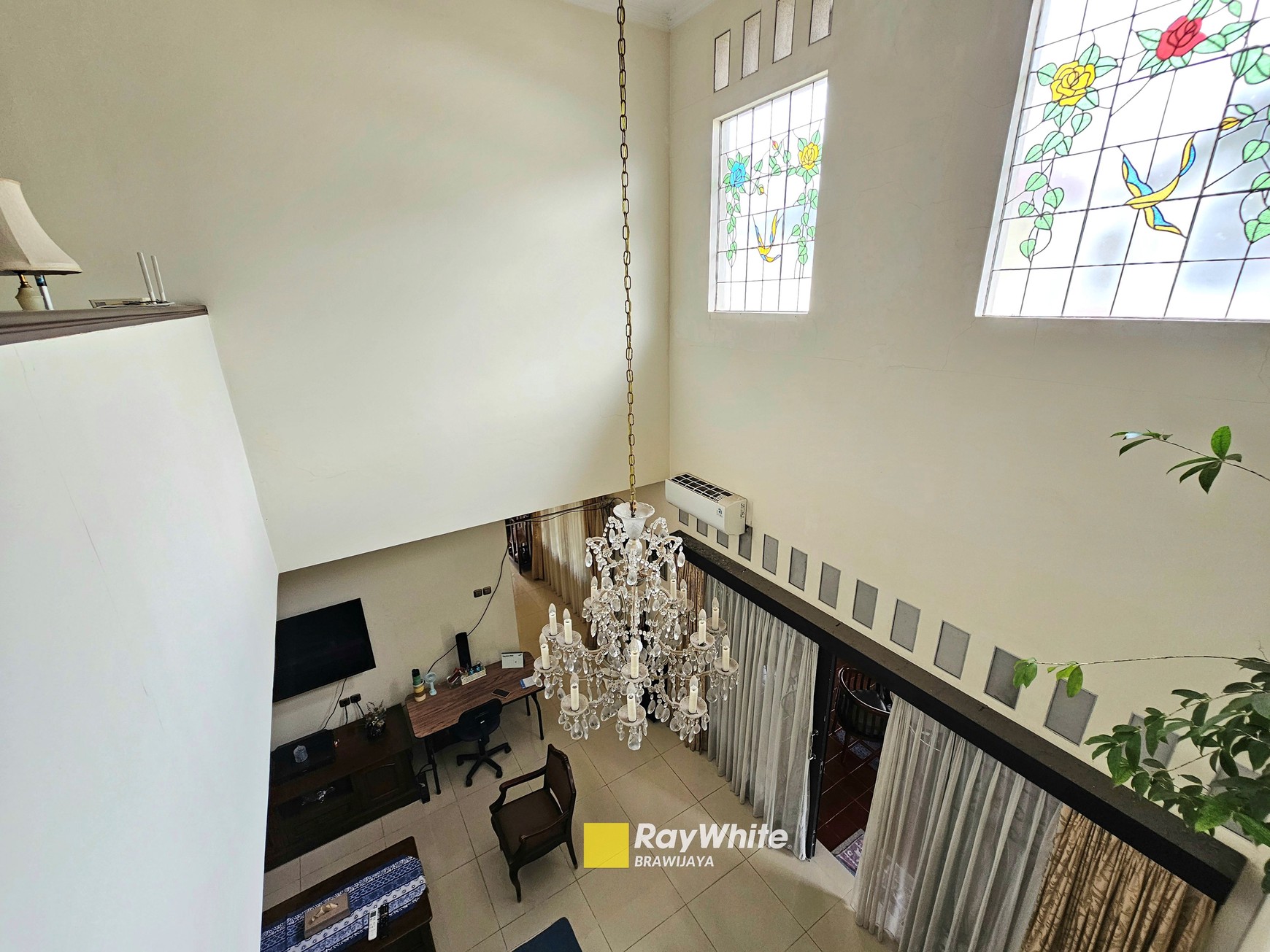 Rumah di Kompleks Vila Delima, Lebak Bulus, di hook, view taman 