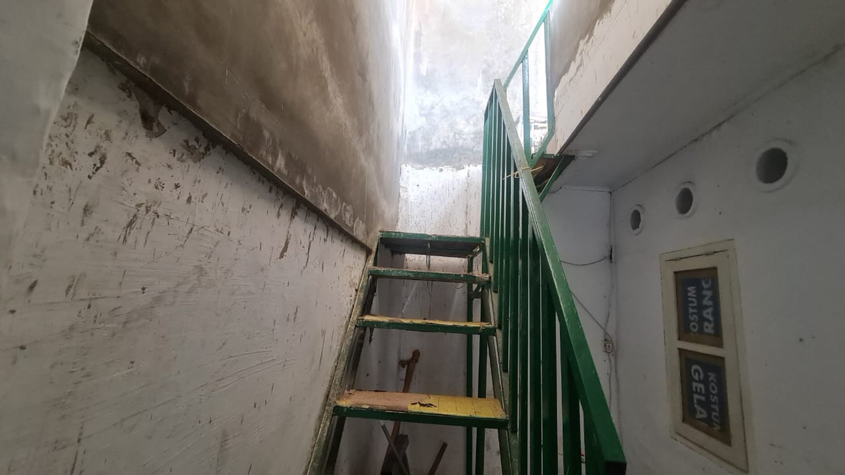 Rumah Hitung Tanah Area Cipete