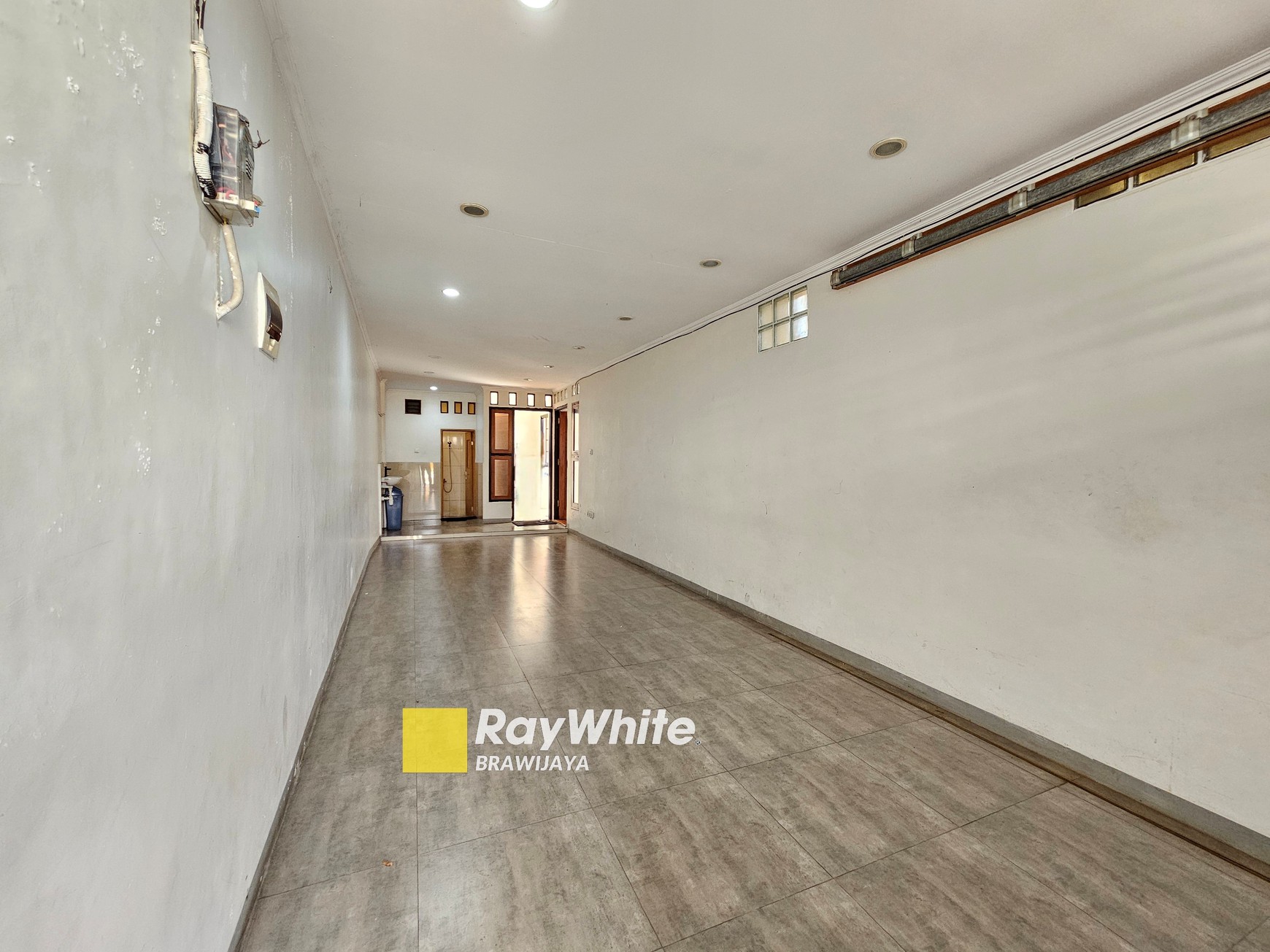 Rumah di Taman Cilandak, Jakarta Selatan, 1 km ke MRT Fatmawati