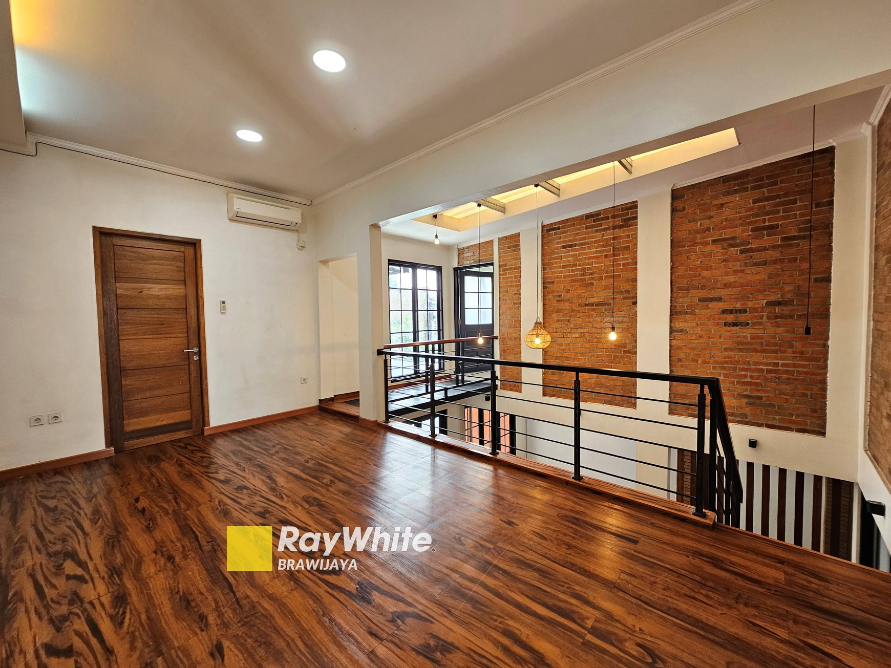 Rumah di Taman Cilandak, Cilandak, Jakarta Selatan, 1 km ke MRT Fatmawati