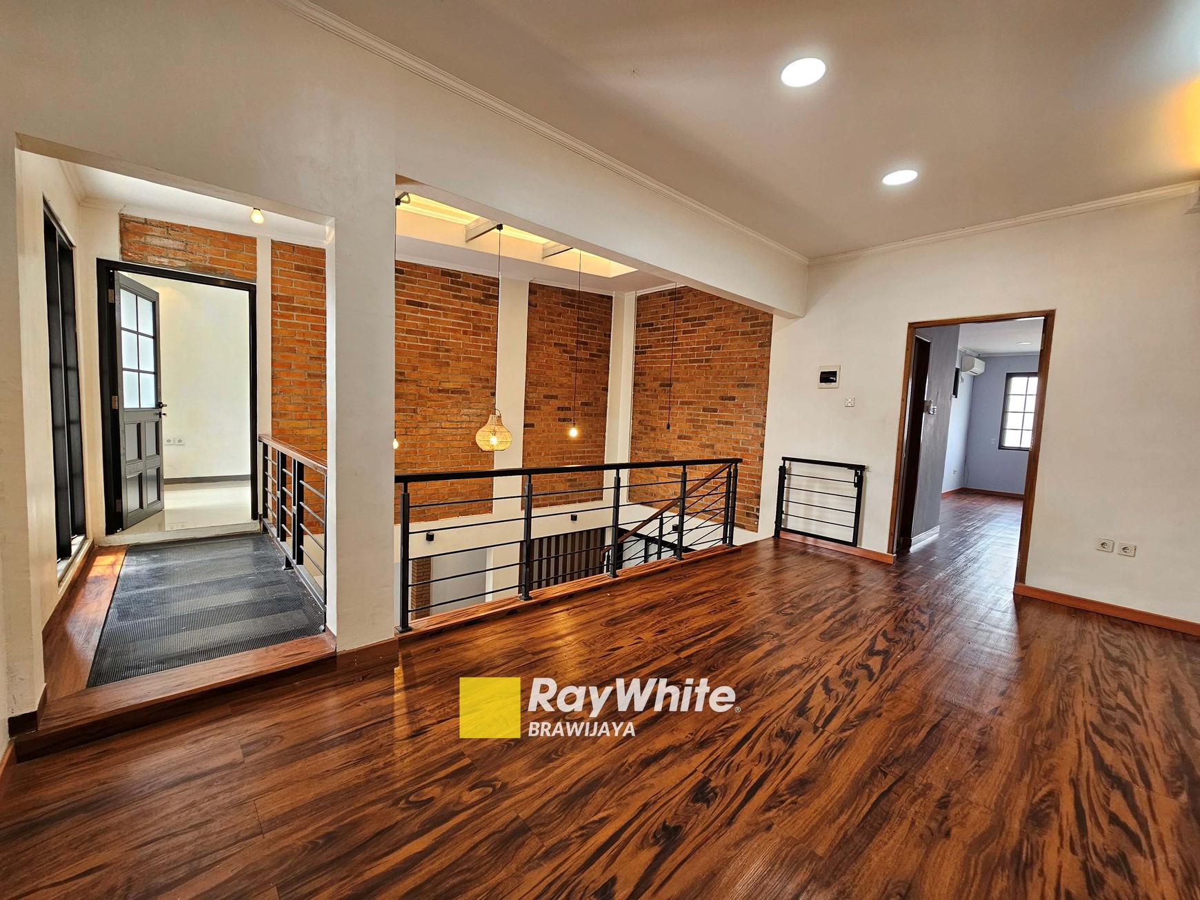 Rumah di Taman Cilandak, Cilandak, Jakarta Selatan, 1 km ke MRT Fatmawati