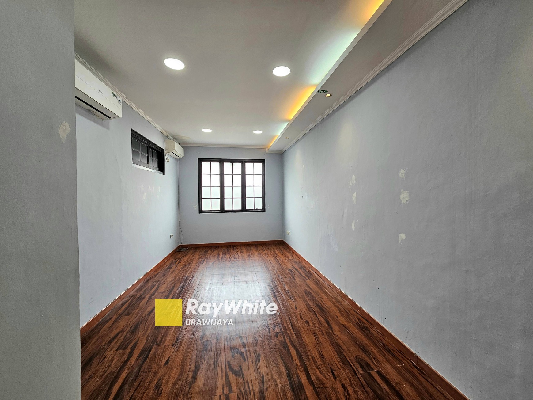 Rumah di Taman Cilandak, Jakarta Selatan, 1 km ke MRT Fatmawati