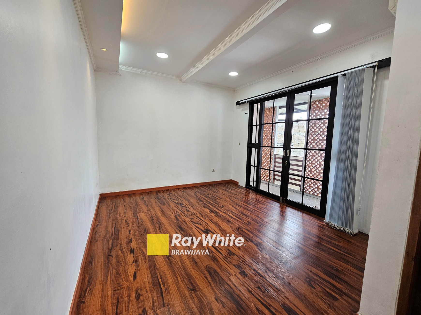 Rumah di Taman Cilandak, Jakarta Selatan, 1 km ke MRT Fatmawati