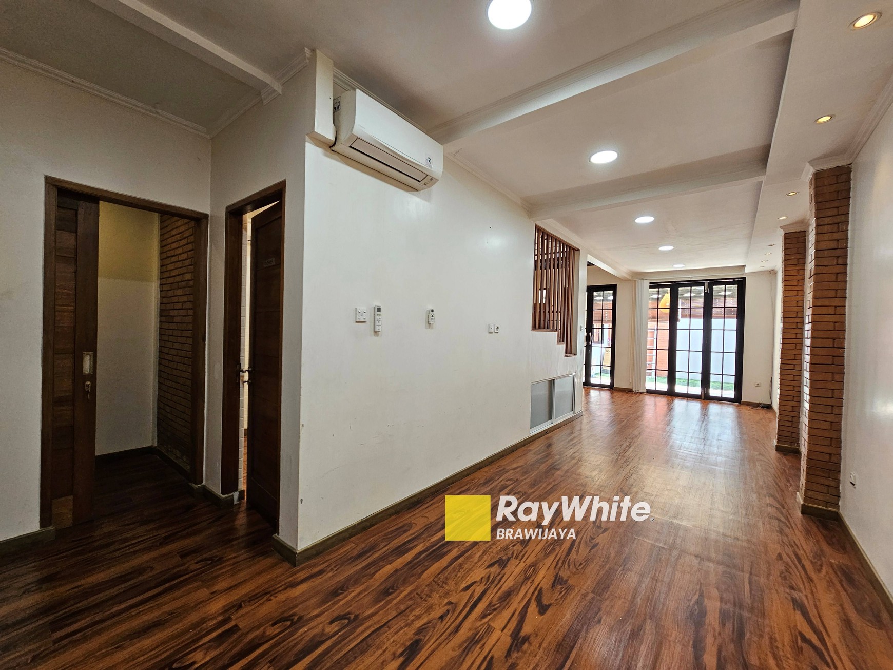 Rumah di Taman Cilandak, Jakarta Selatan, Hanya 5 menit ke MRT Fatmawati