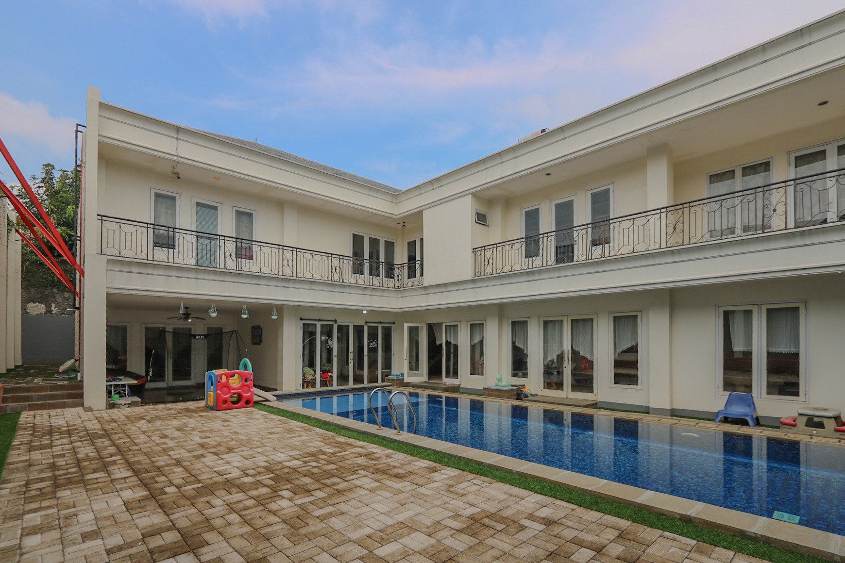 RUMAH MEWAH & LUAS DI KEMANG DEKAT PONDOK INDAH, KEBAYORAN BARU