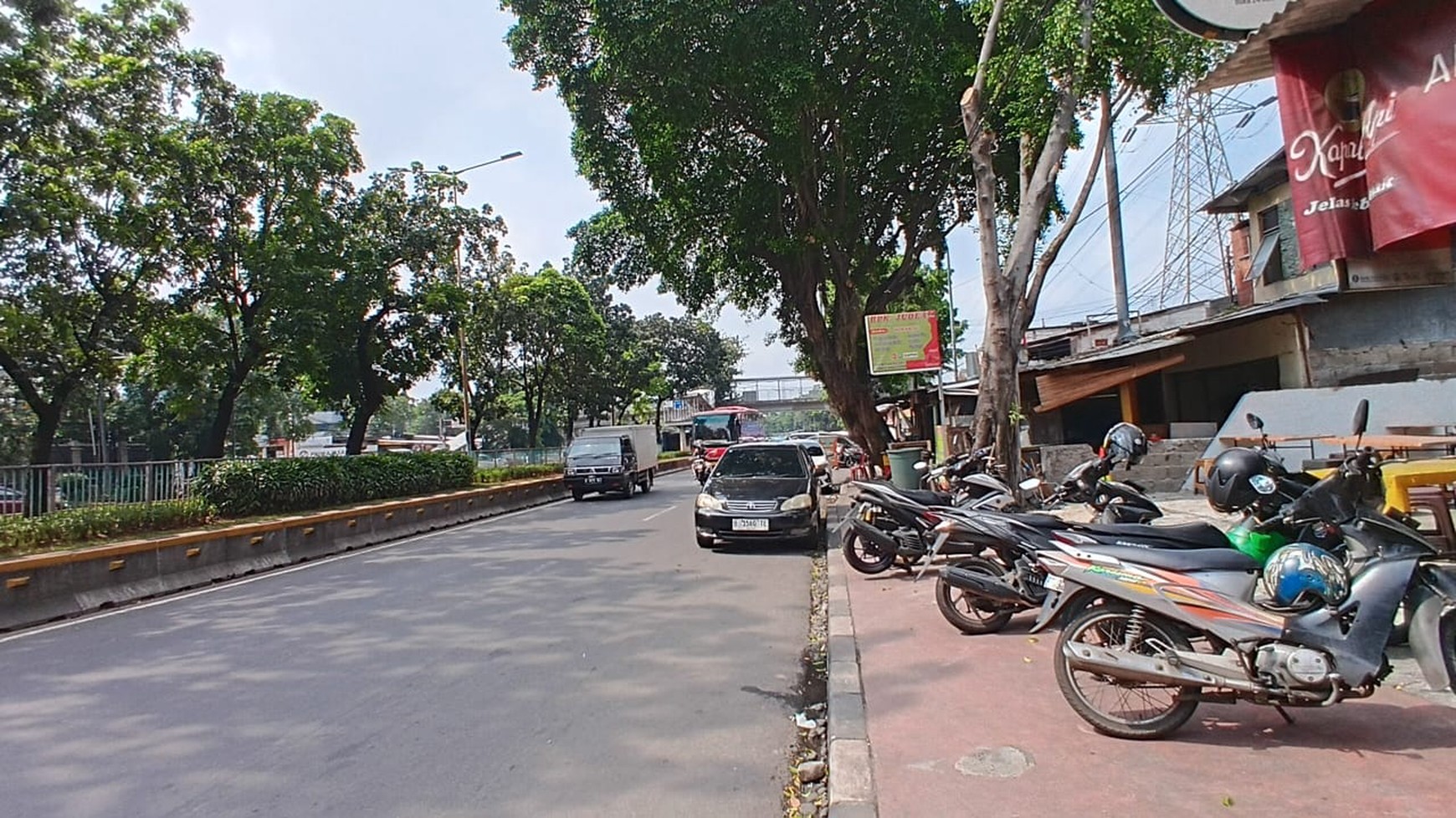 Ruang Usaha Dijual - Lokasi Strategis Pinggir Jalan Utama, Harga Dekat NJOP