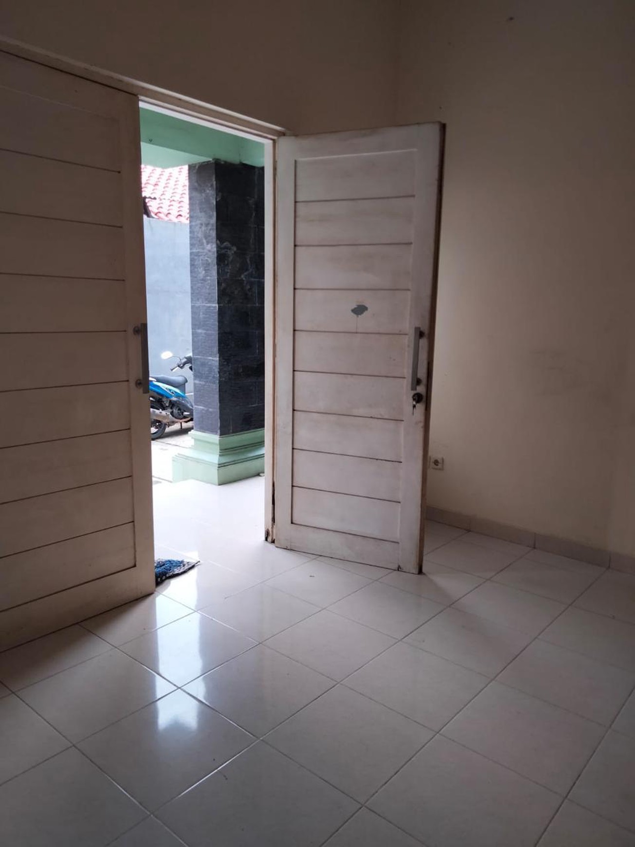 Rumah 2 Lantai di Komplek IKIP Duren Sawit