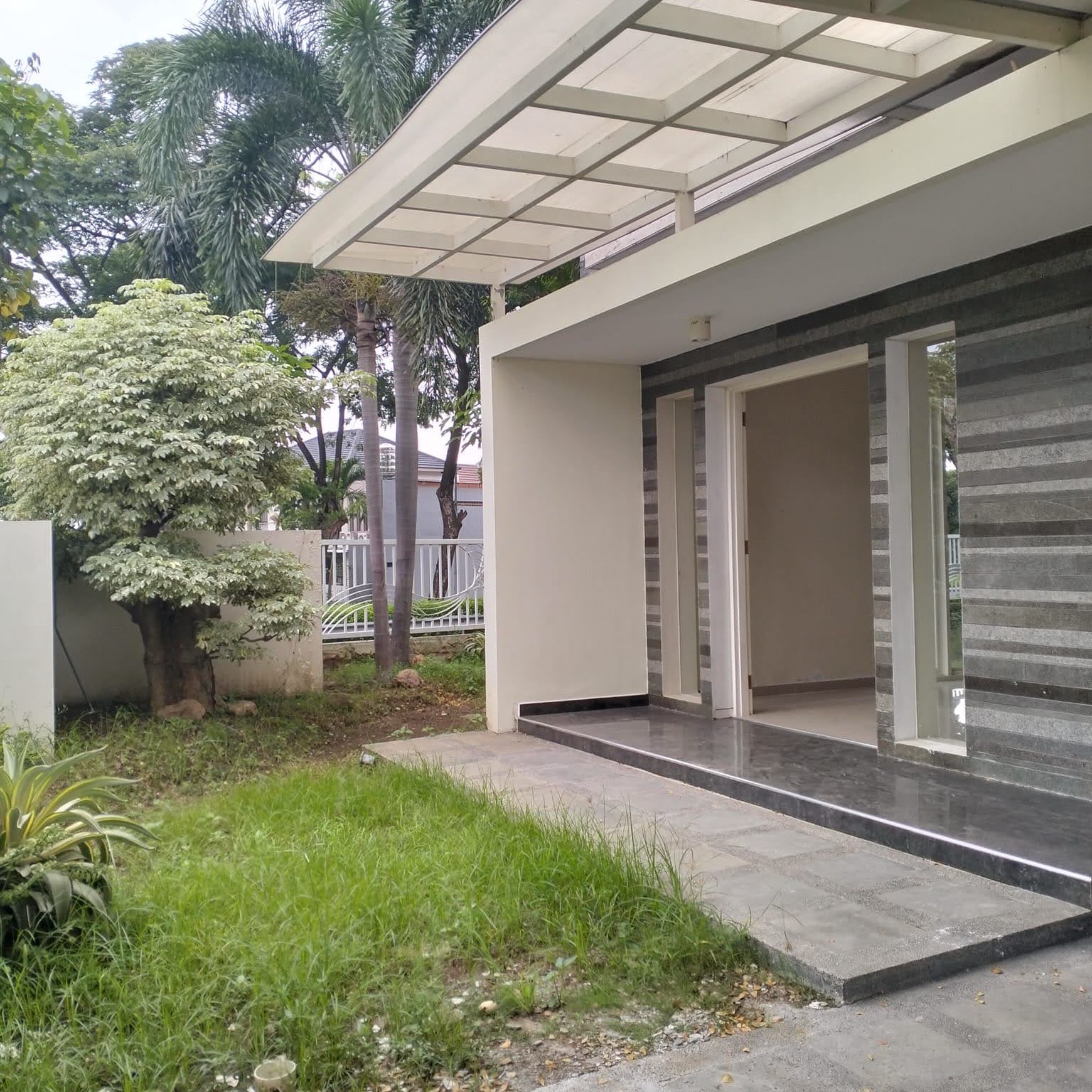 Rumah Dijual Woodland Citraland Sambikerep Surabaya Barat 