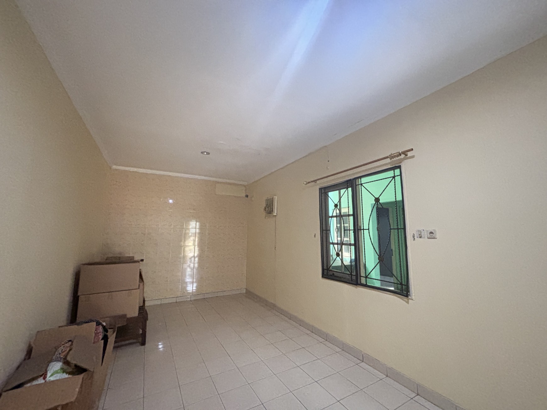 Rumah 2 Lantai Siap Huni  di Kota Wisata Cibubur