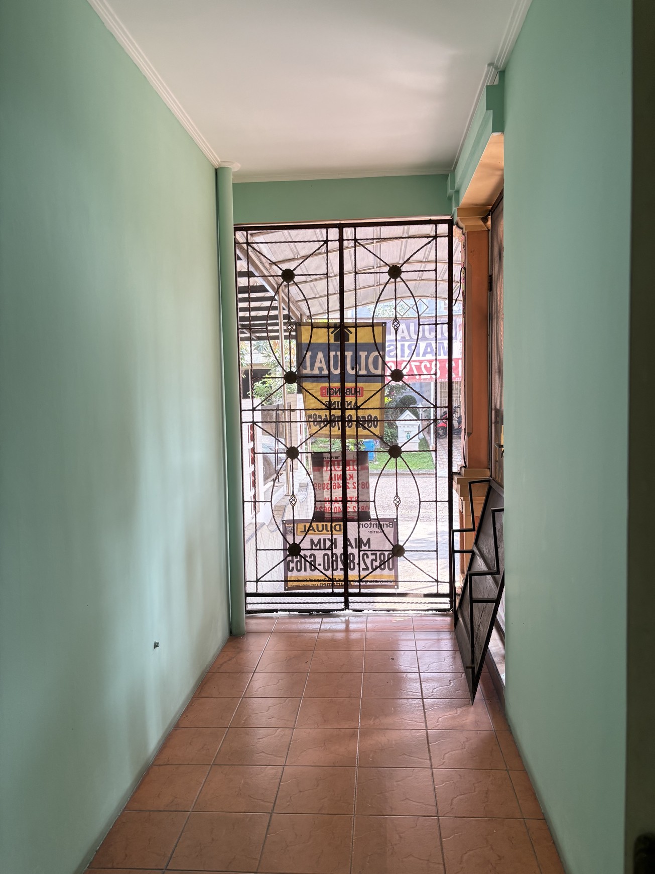 Rumah 2 Lantai Siap Huni  di Kota Wisata Cibubur