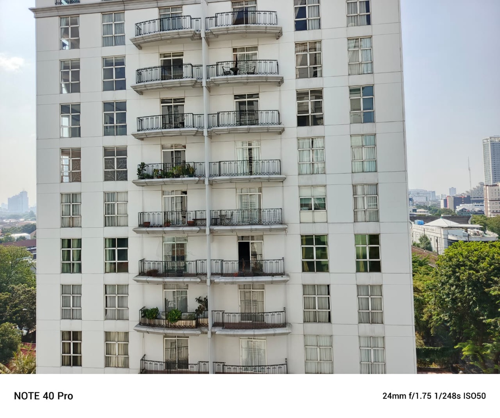Disewakan dan Dijual Apartemen Mewah Fully Furnished dengan City View di Lokasi Premium Jakarta Pusat