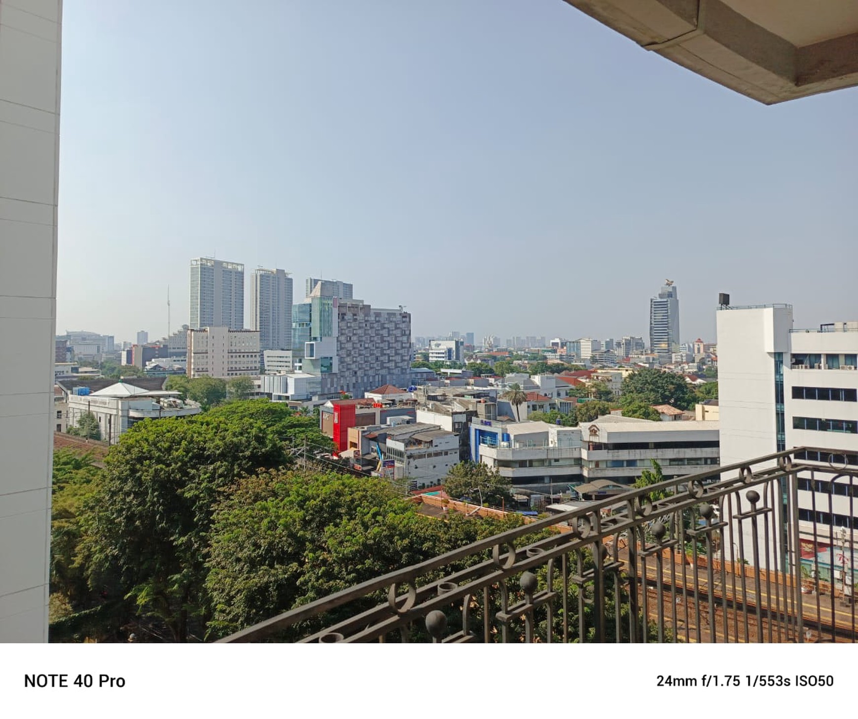 Disewakan dan Dijual Apartemen Mewah Fully Furnished dengan City View di Lokasi Premium Jakarta Pusat