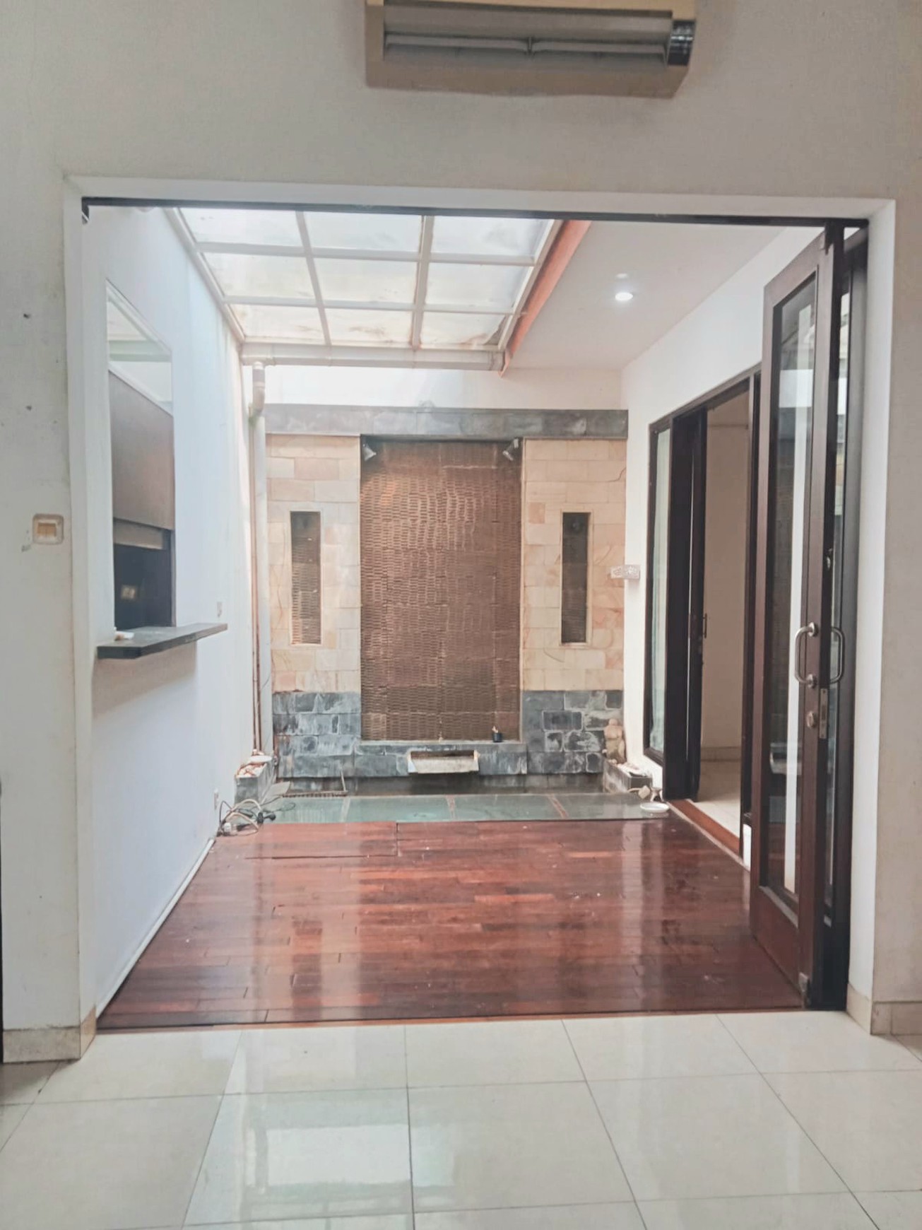 Rumah Bagus Siap Huni dan Lingkungan Asri di Emerald Residence, Bintaro Jaya, Sektor 9