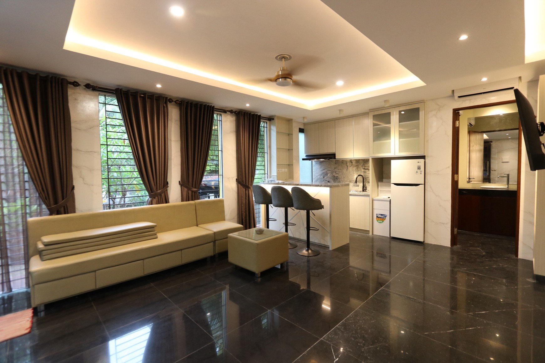 RUMAH TOWN HOUSE, SIAP HUNI DI KEMANG, DEKAT PONDOK INDAH