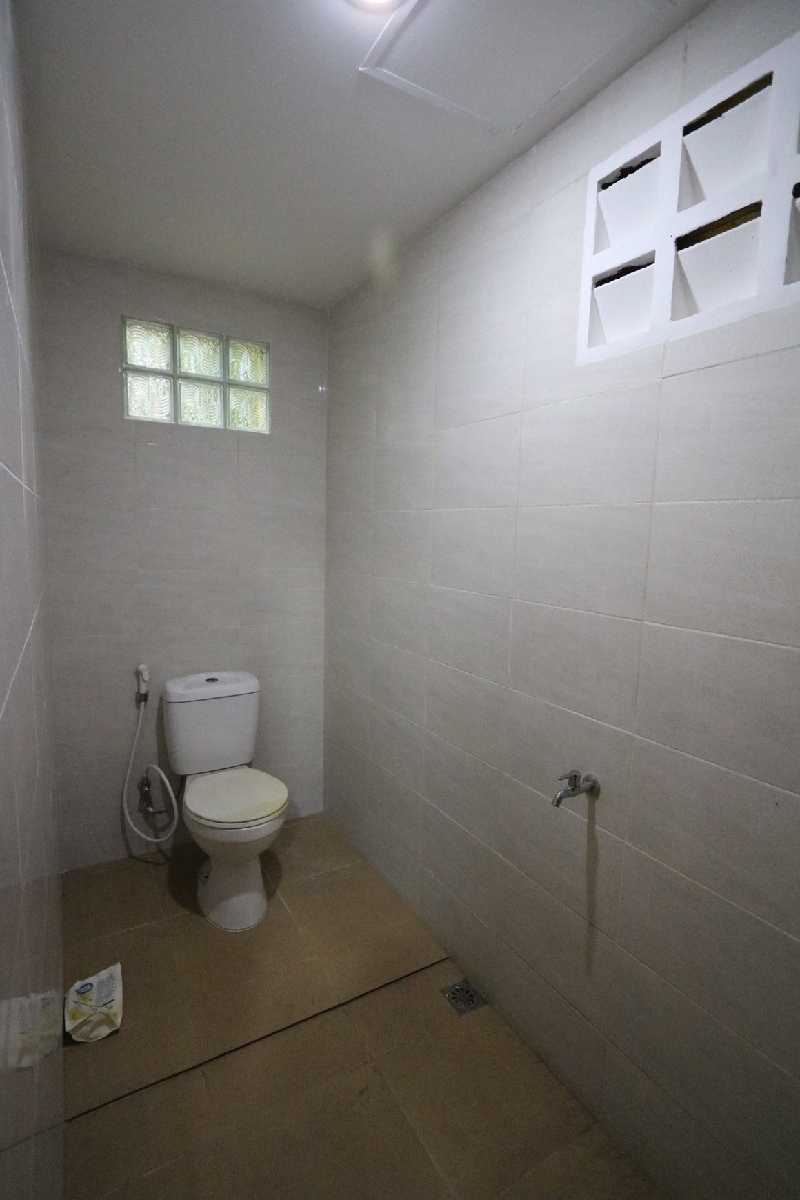 RUMAH TOWN HOUSE, SIAP HUNI DI KEMANG, DEKAT PONDOK INDAH