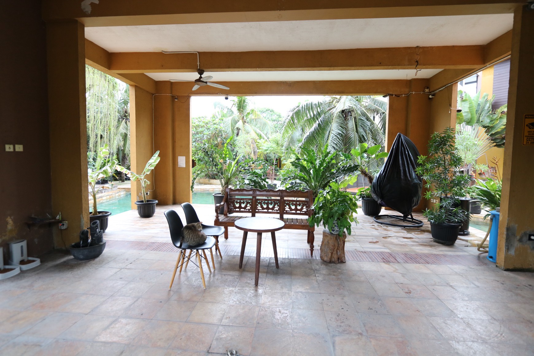 RUMAH TOWN HOUSE, SIAP HUNI DI KEMANG, DEKAT PONDOK INDAH