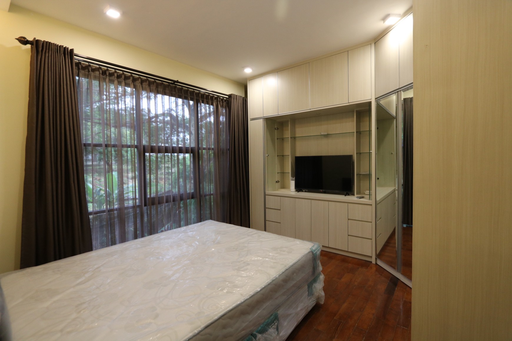 RUMAH TOWN HOUSE, SIAP HUNI DI KEMANG, DEKAT PONDOK INDAH