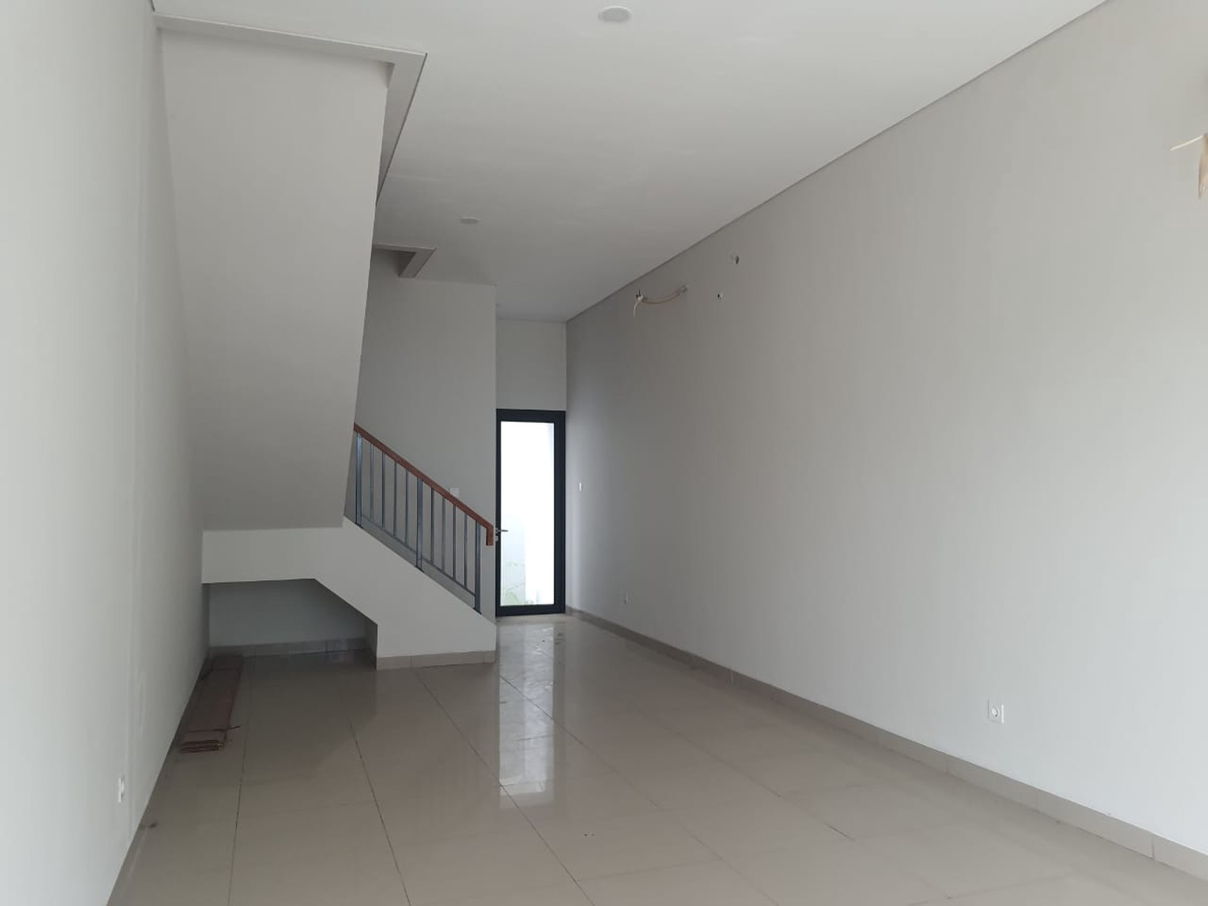 Ruko Badan 2.5 Lantai di Madison Down Town Kota Wisata 