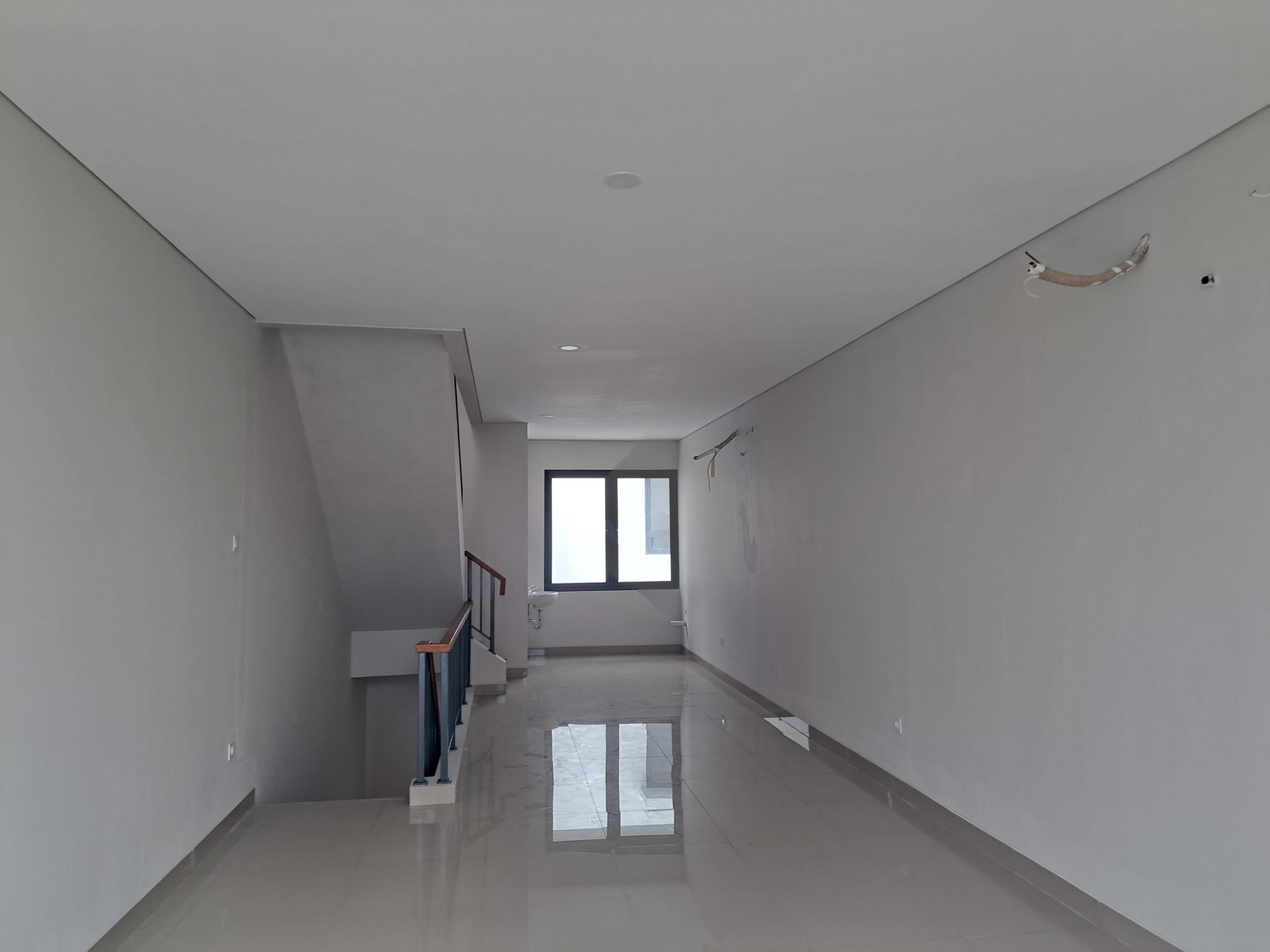 Ruko Badan 2.5 Lantai di Madison Down Town Kota Wisata 