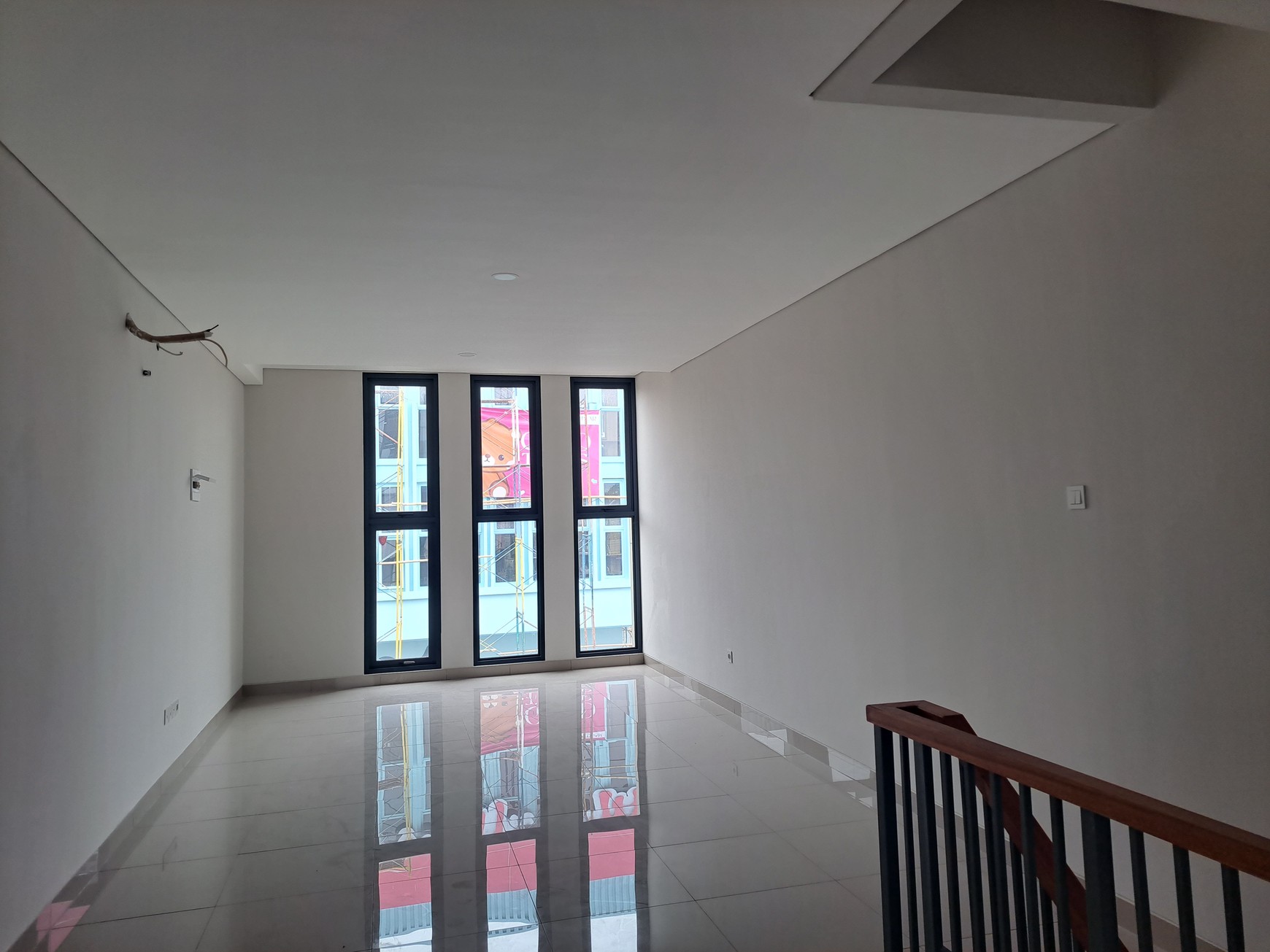 Ruko Badan 2.5 Lantai di Madison Down Town Kota Wisata 