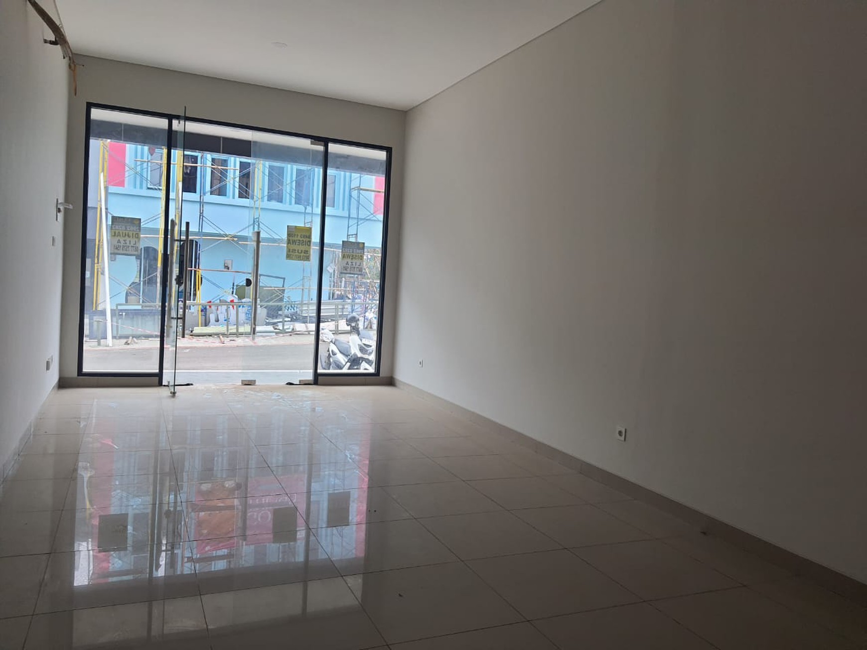 Ruko Badan 2.5 Lantai di Madison Down Town Kota Wisata 