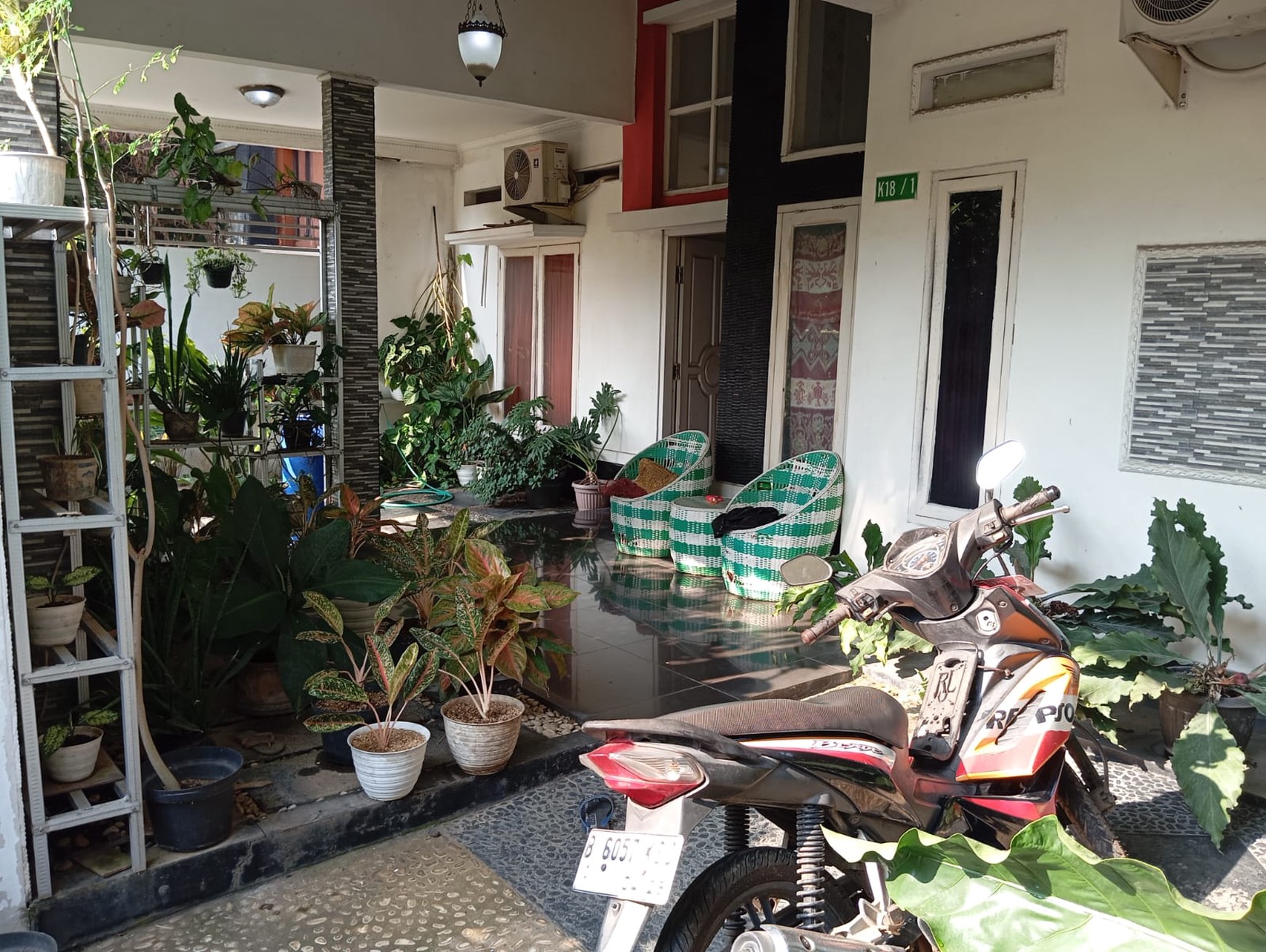 Rumah Minimalis Sangat Terawat Siap Huni Di Dukuh Zambrud Bekasi